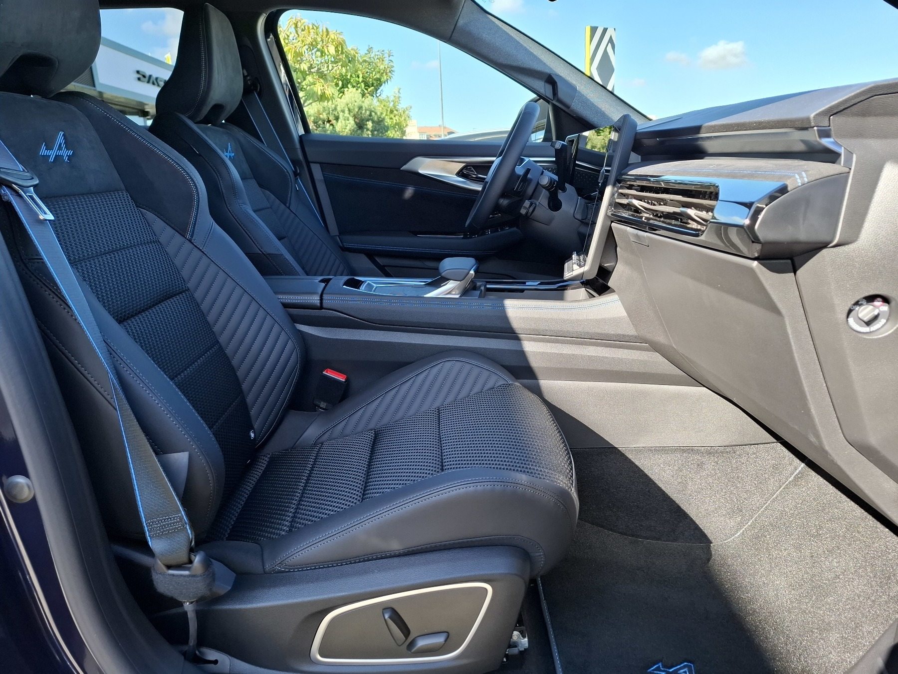 Bild 17 - Espace Esprit Alpine Full Hy E-Tech 200 7-Sitzer