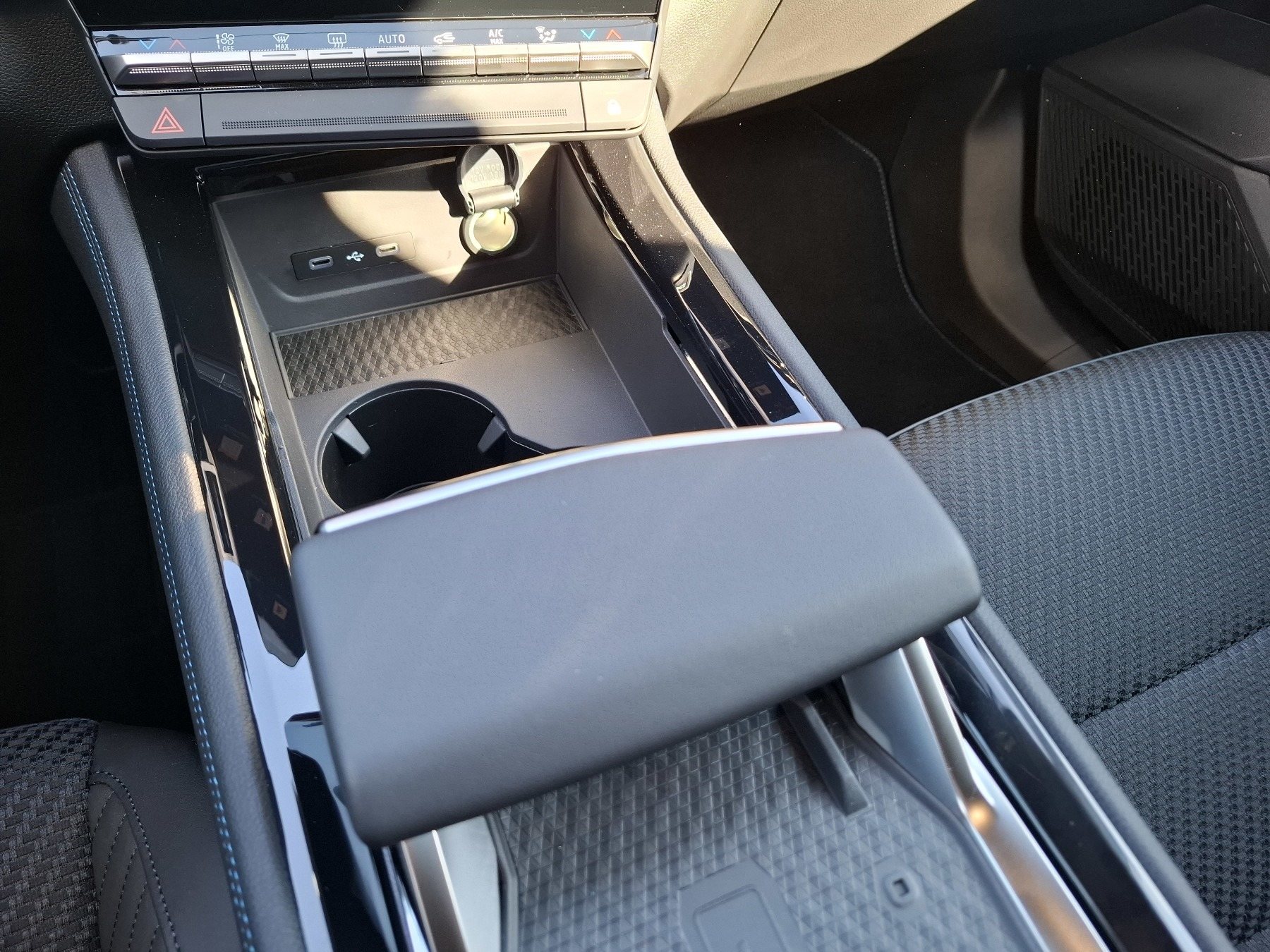 Bild 32 - Espace Esprit Alpine Full Hy E-Tech 200 7-Sitzer