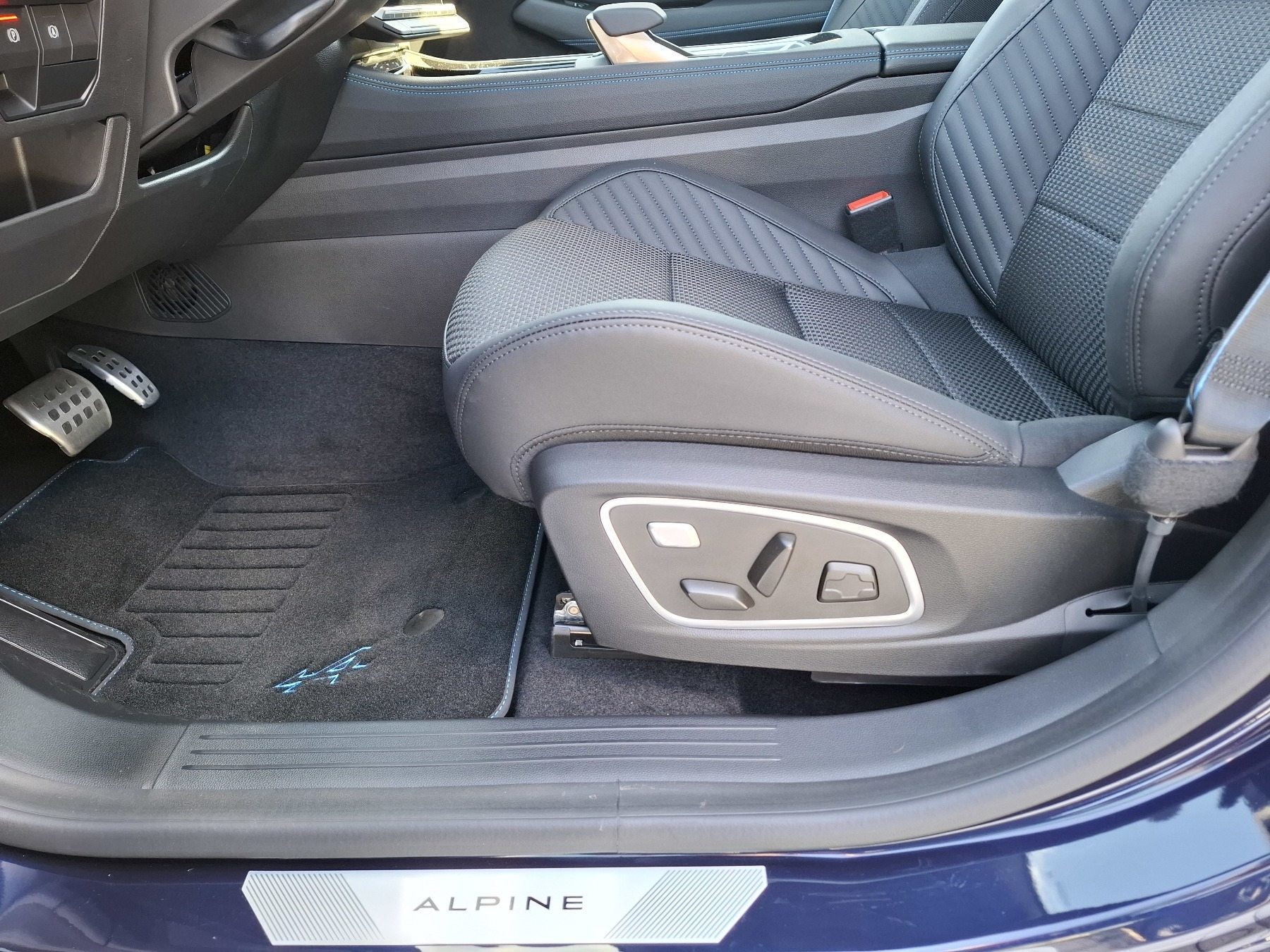 Bild 37 - Espace Esprit Alpine Full Hy E-Tech 200 7-Sitzer
