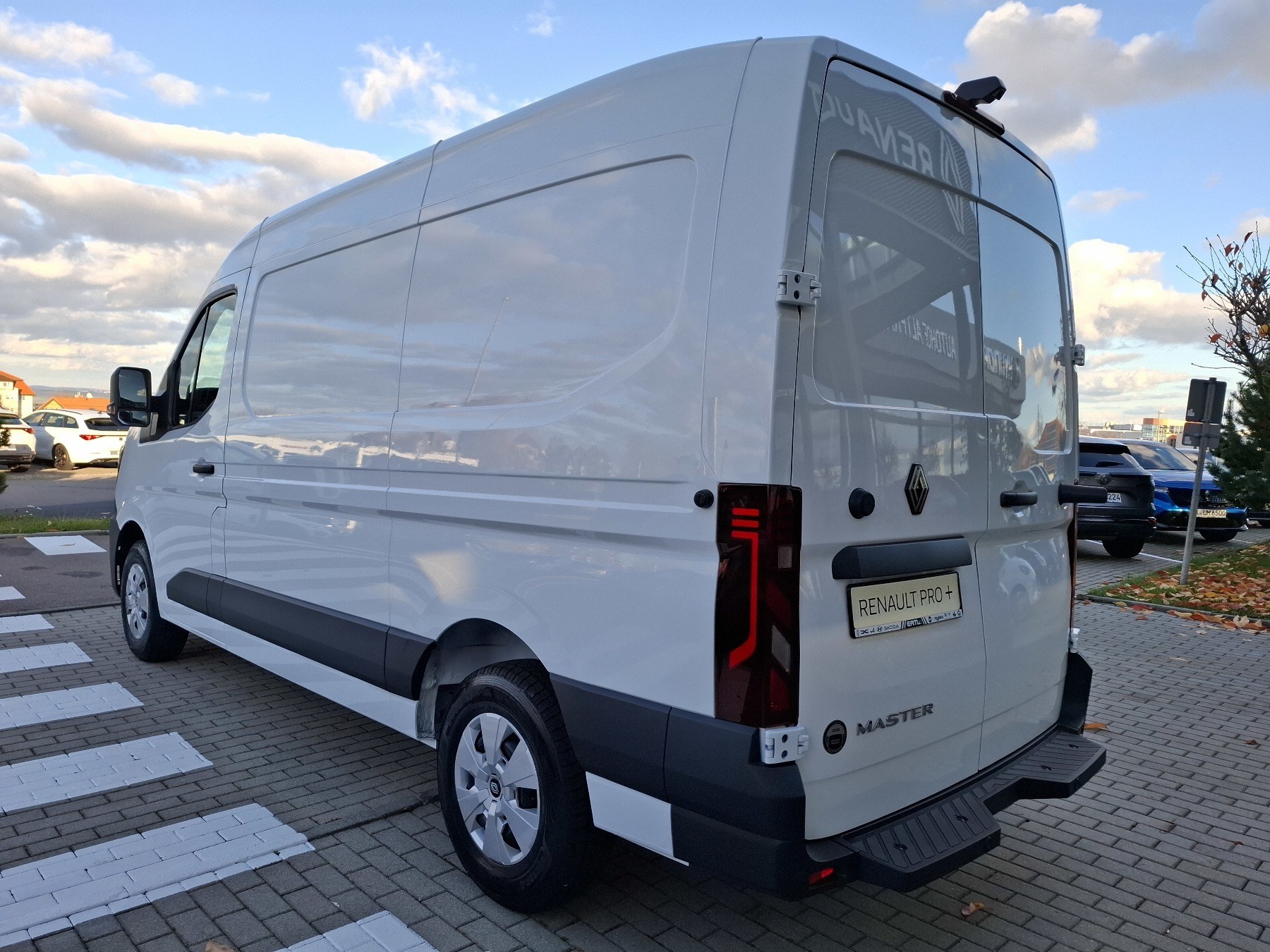 Bild 7 - Master Kasten Business L2H2 3,5t Blue dCi 130