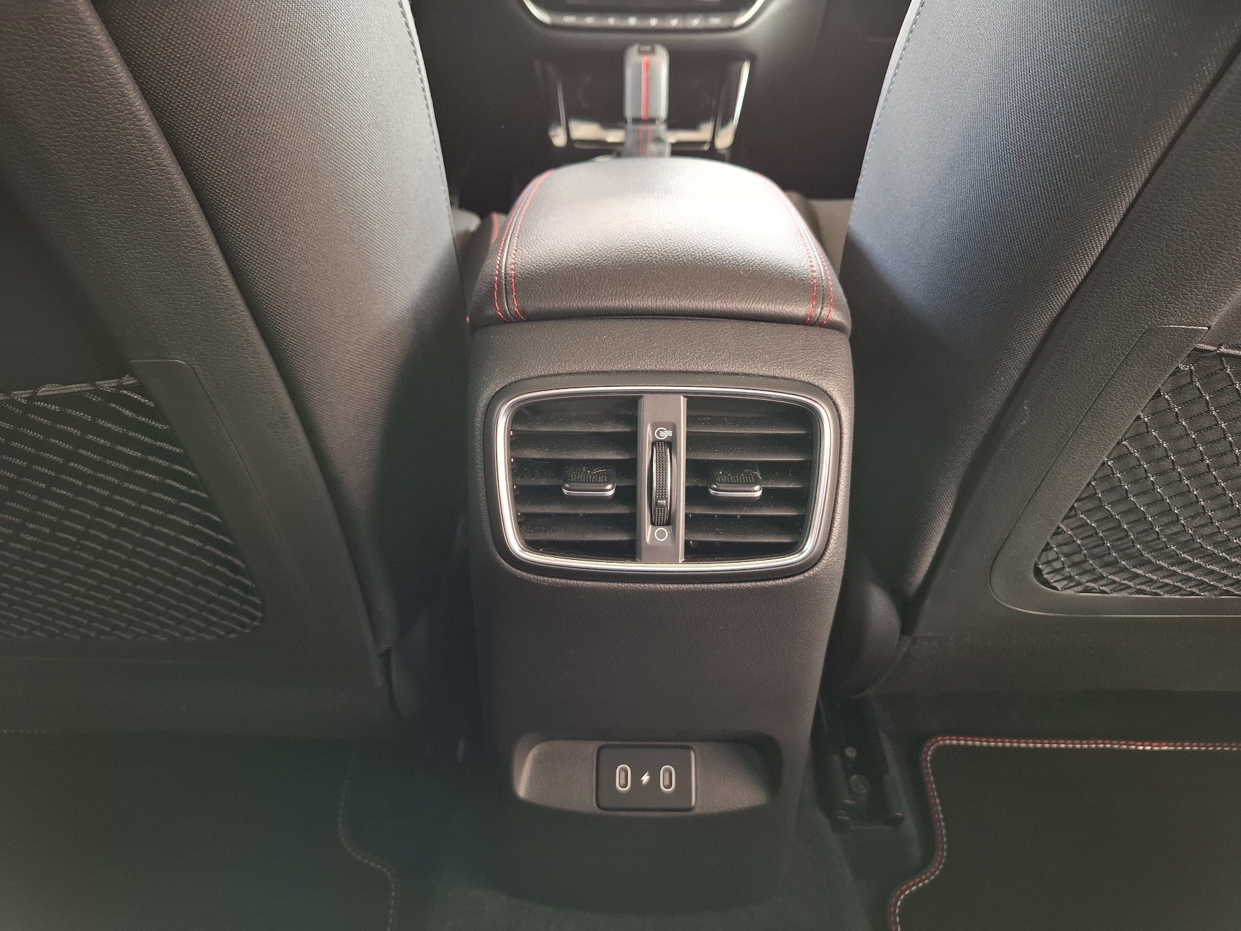 Bild 15 - i30 5-Türer 1.5 T-GDI (140 PS) 48V 7-DCT N Line