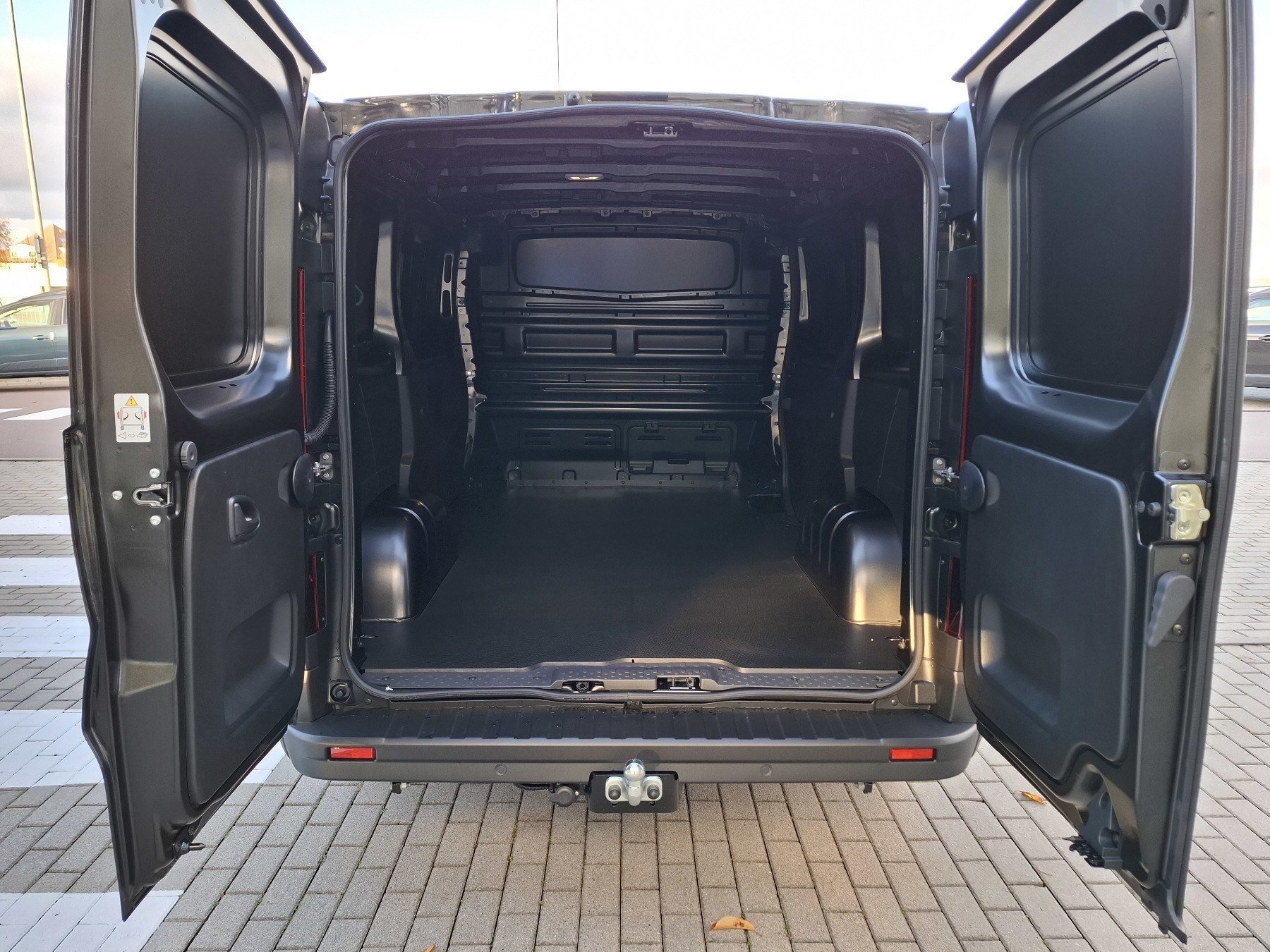 Bild 10 - Trafic Lkw Komfort L1H1 3,0t Blue dCi 130 MY24