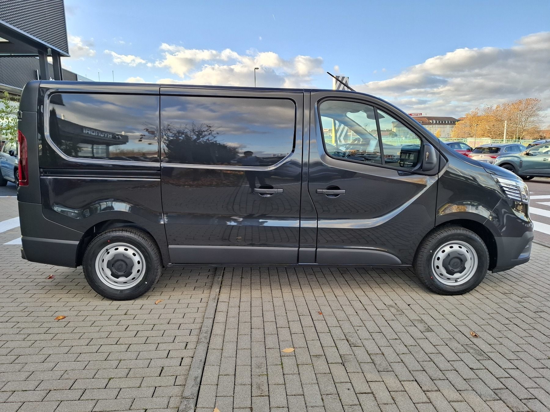Bild 5 - Trafic Lkw Komfort L1H1 3,0t Blue dCi 130 MY24