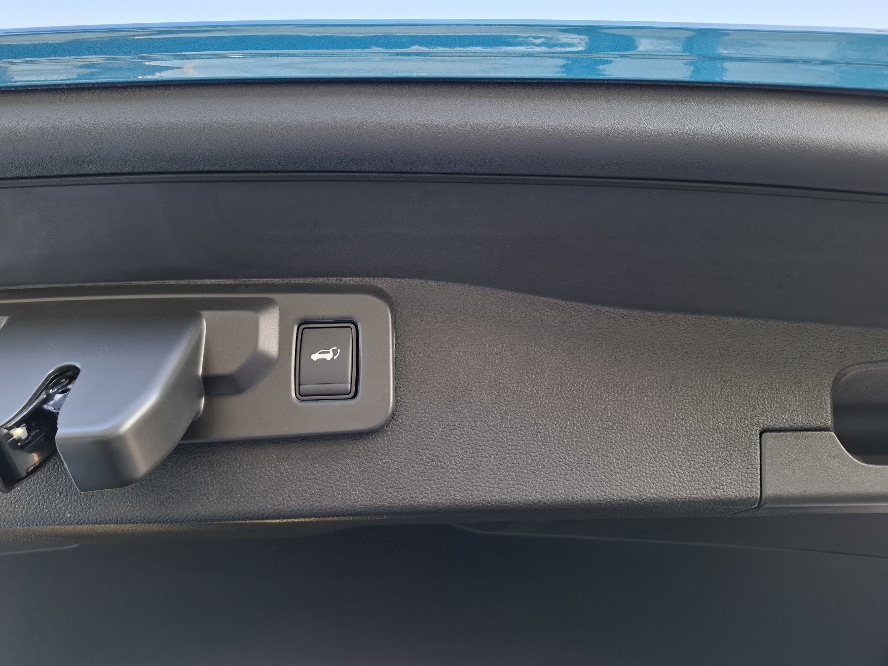 Bild 13 - Austral Techno Full Hybrid E-Tech 200