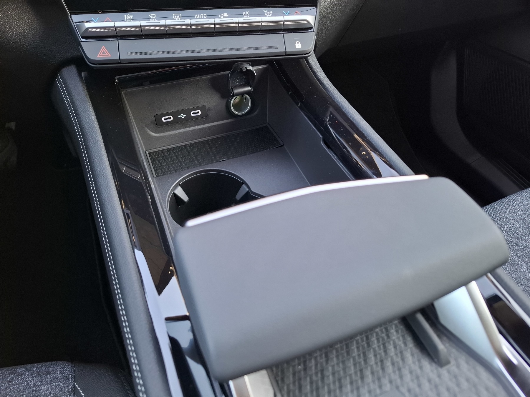 Bild 28 - Austral Techno Full Hybrid E-Tech 200