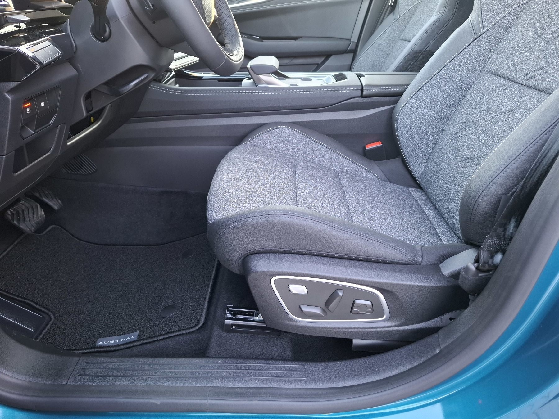 Bild 33 - Austral Techno Full Hybrid E-Tech 200