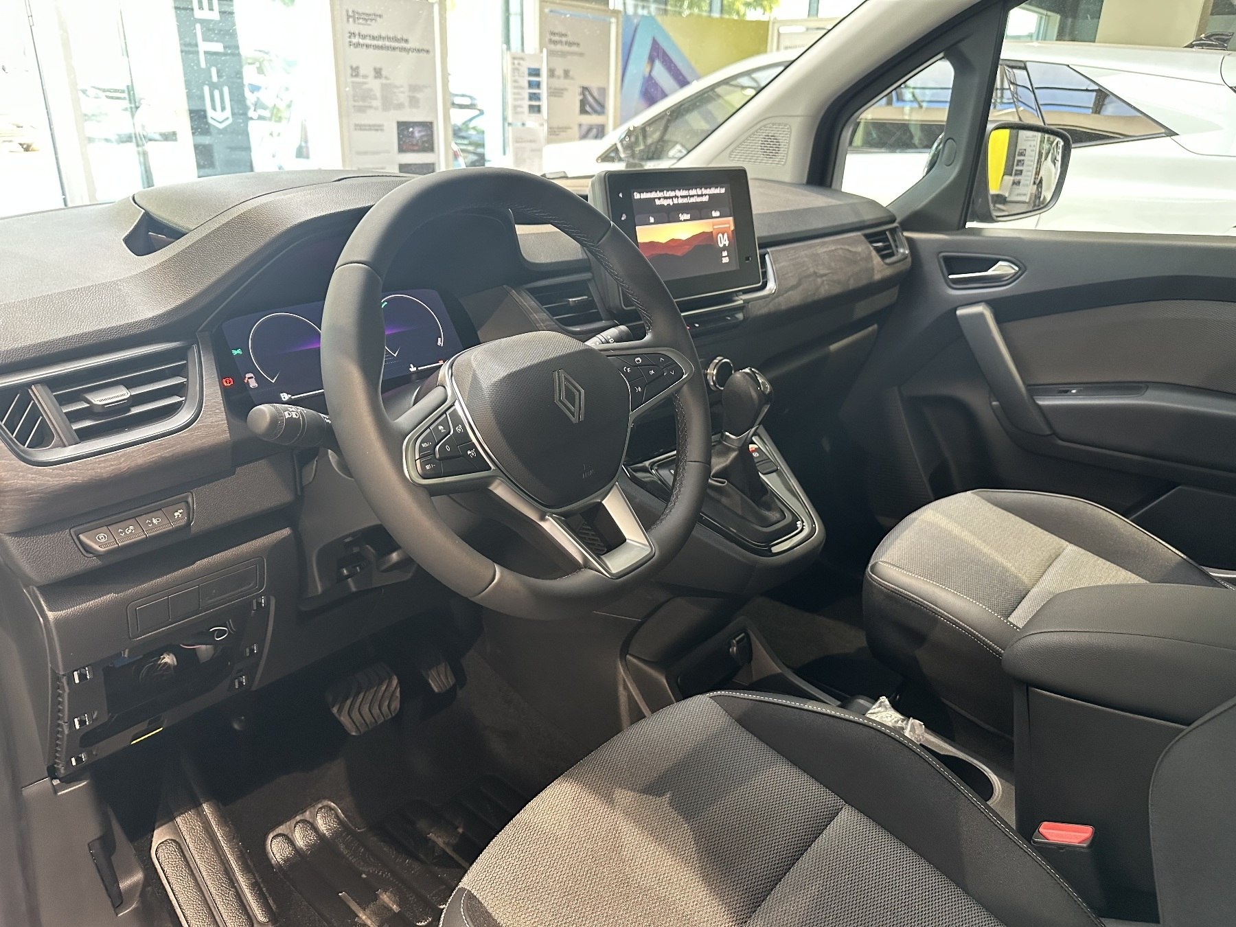 Bild 32 - Kangoo PKW TECHNO BLUE dCi 115 EDC