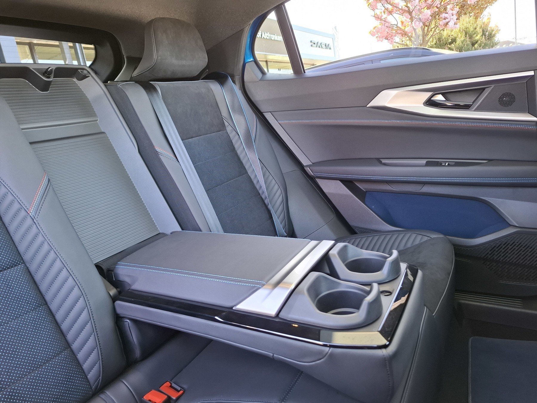 Bild 10 - Rafale Esprit Alpine E-Tech Full Hybrid 200
