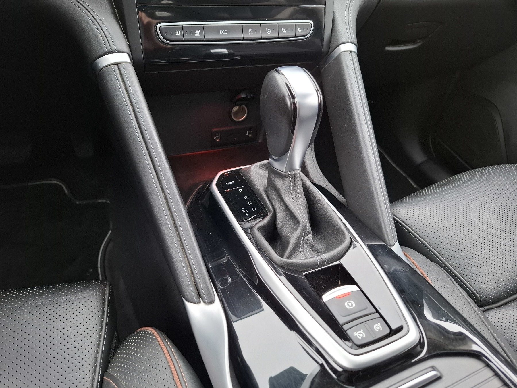 Bild 31 - Koleos INITIALE PARIS BLUE dCi 185 4WD Automatik