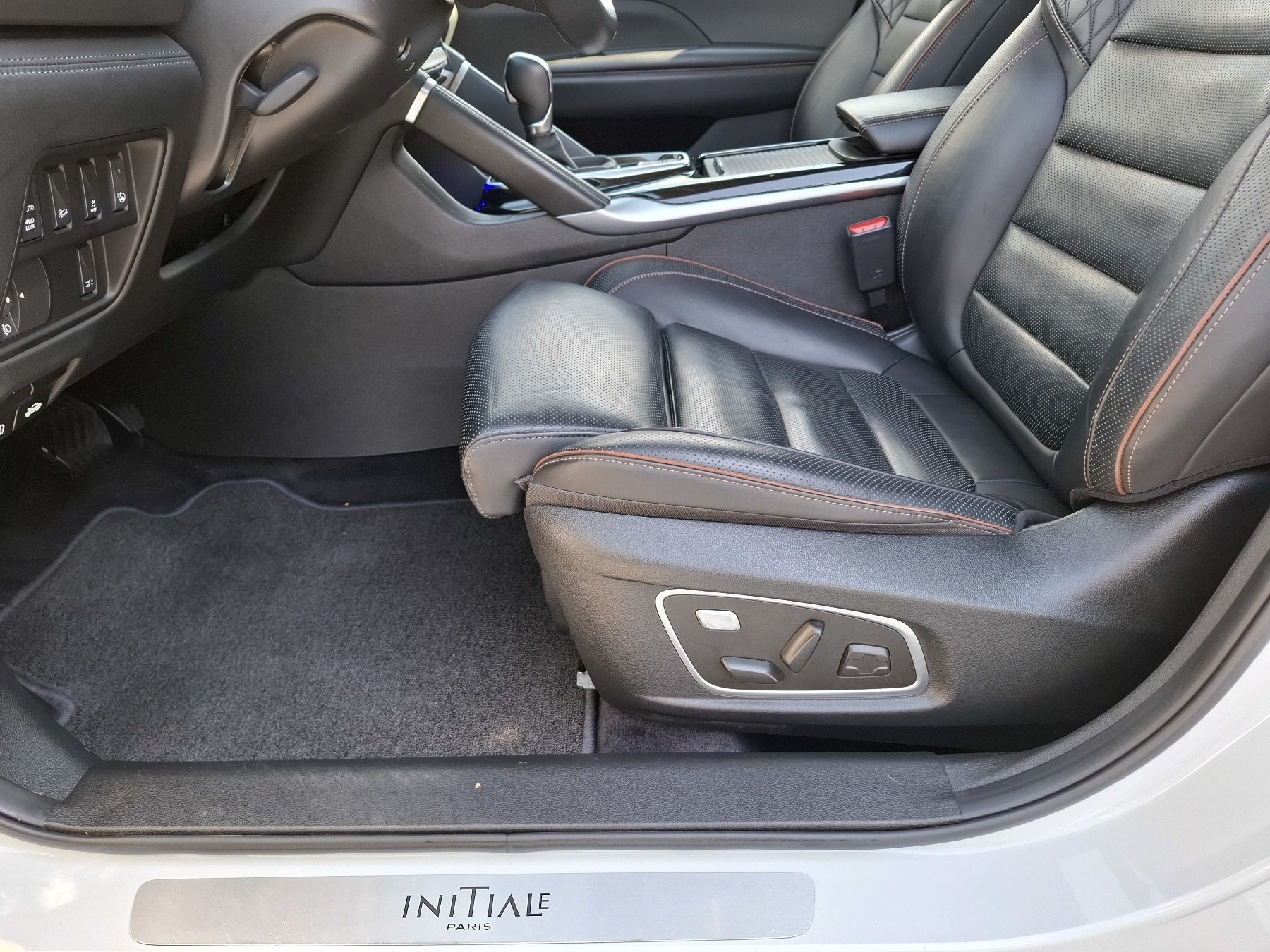 Bild 36 - Koleos INITIALE PARIS BLUE dCi 185 4WD X-tronic