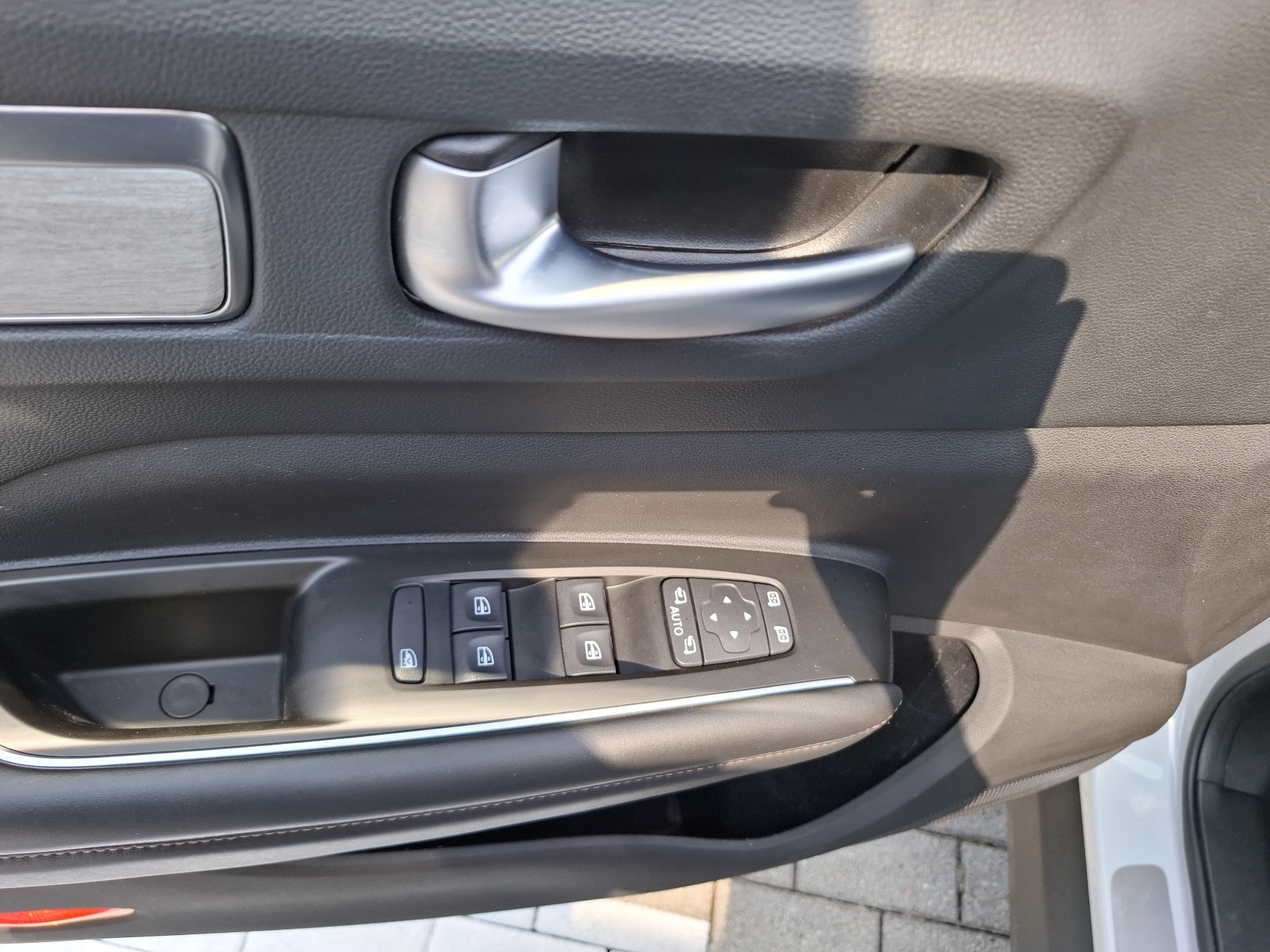 Bild 38 - Koleos INITIALE PARIS BLUE dCi 185 4WD X-tronic