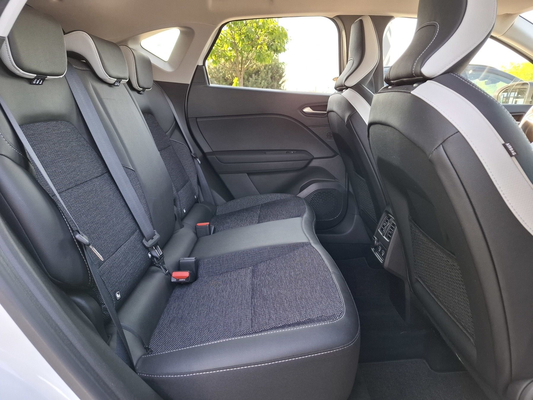 Bild 15 - Captur TECHNO TCe 140 EDC