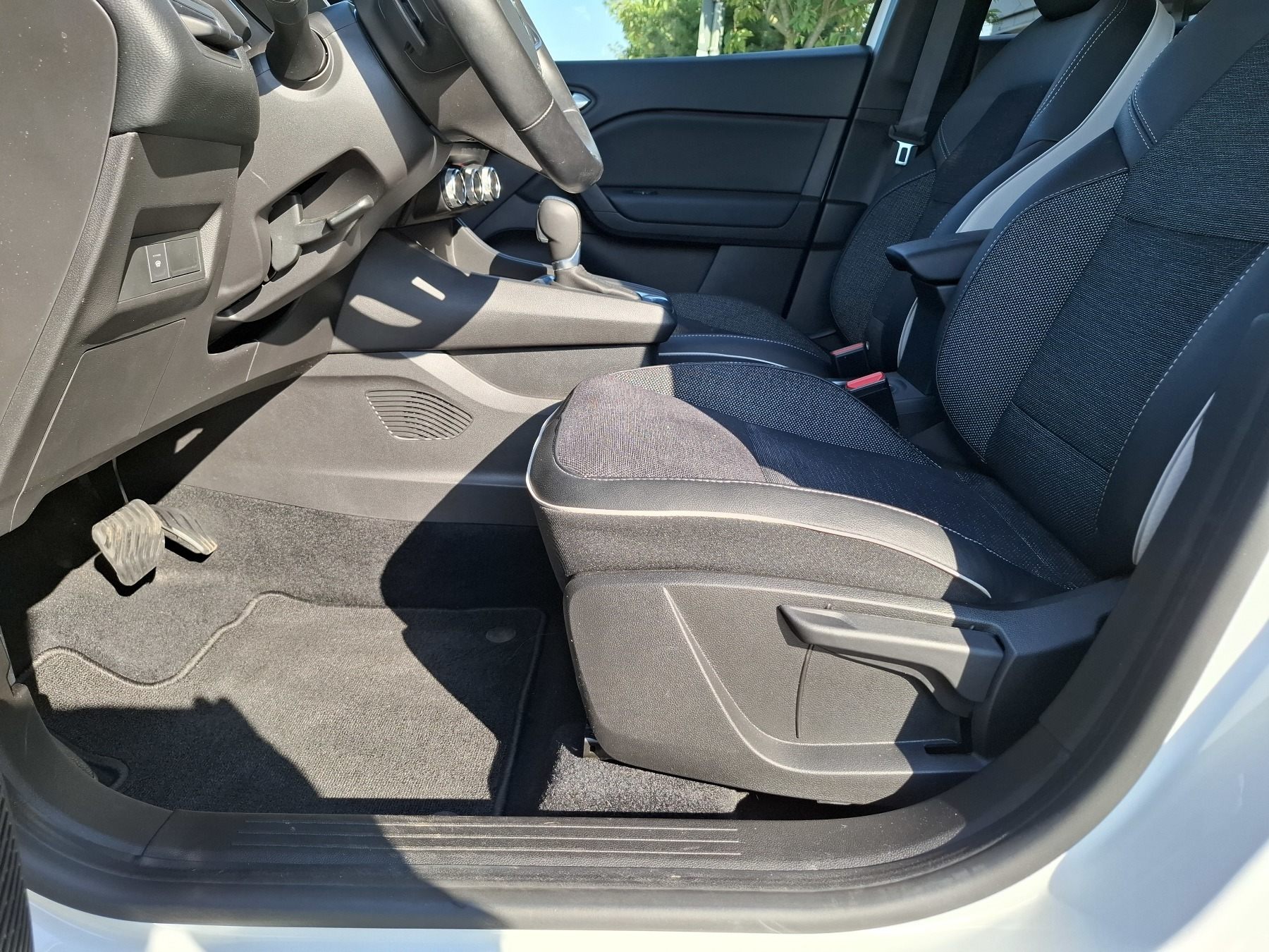 Bild 33 - Captur TECHNO TCe 140 EDC