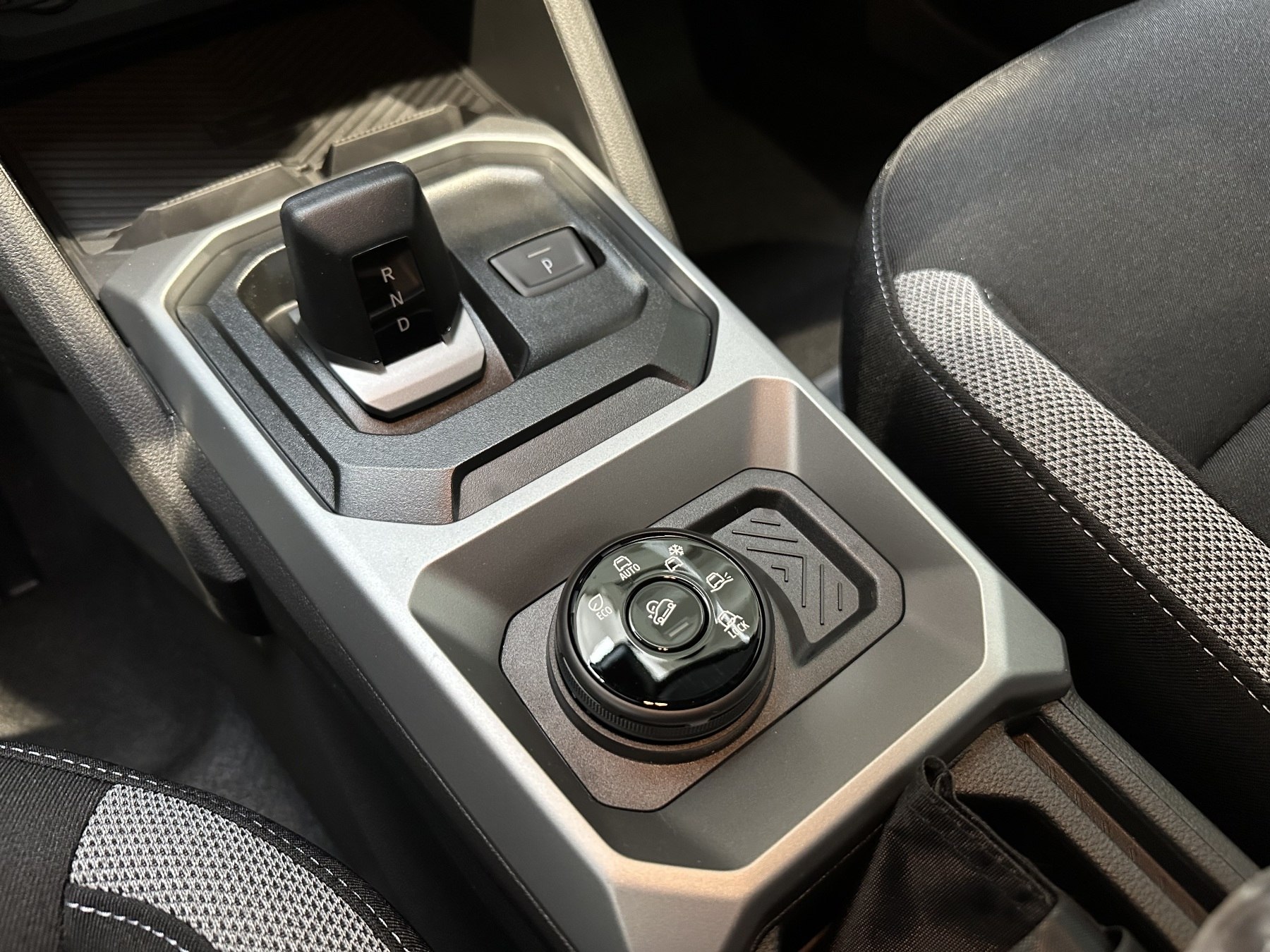 Bild 45 - Duster Journey hybrid-G 150 4x4