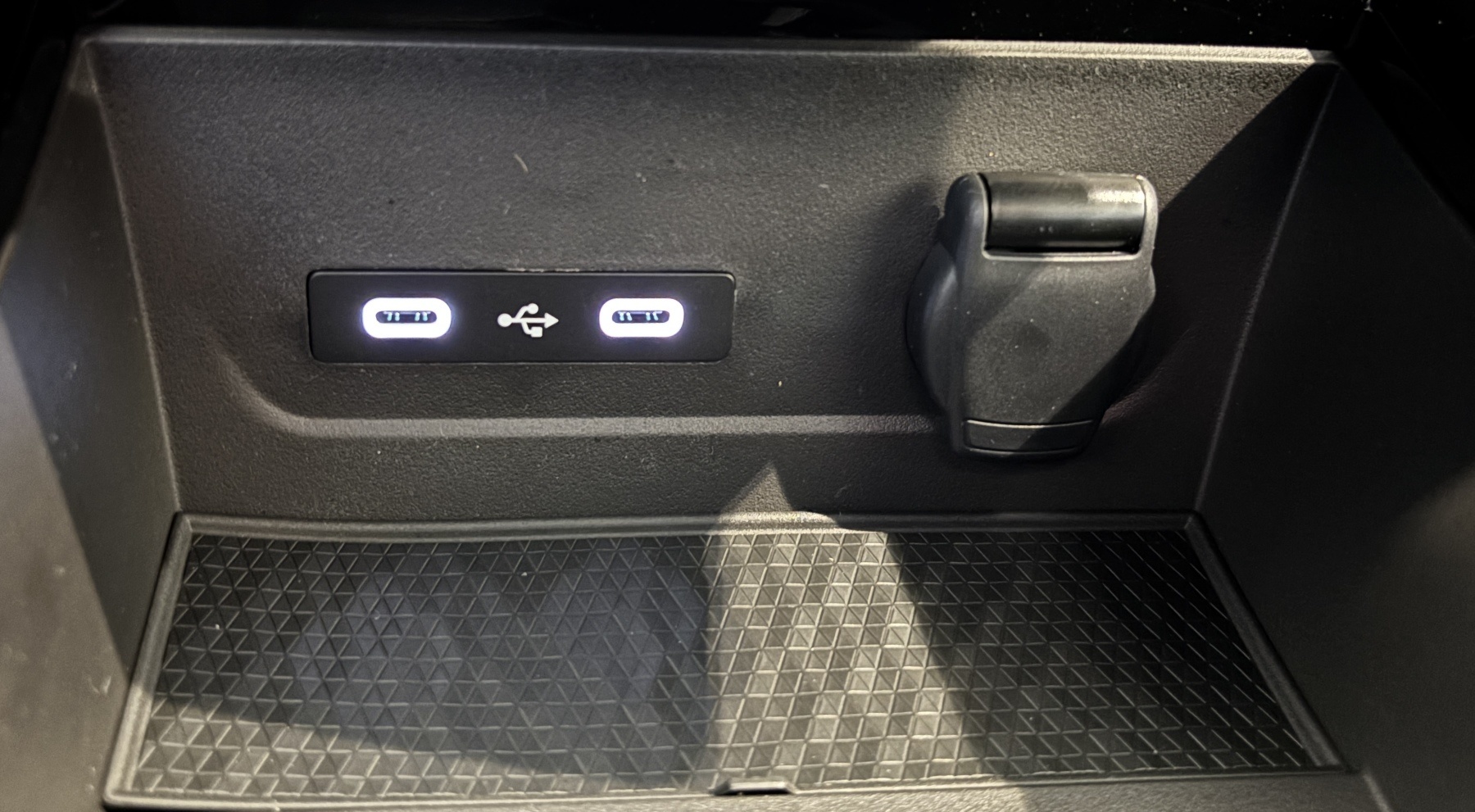 Bild 13 - Austral Techno Full Hybrid E-Tech 200 PS