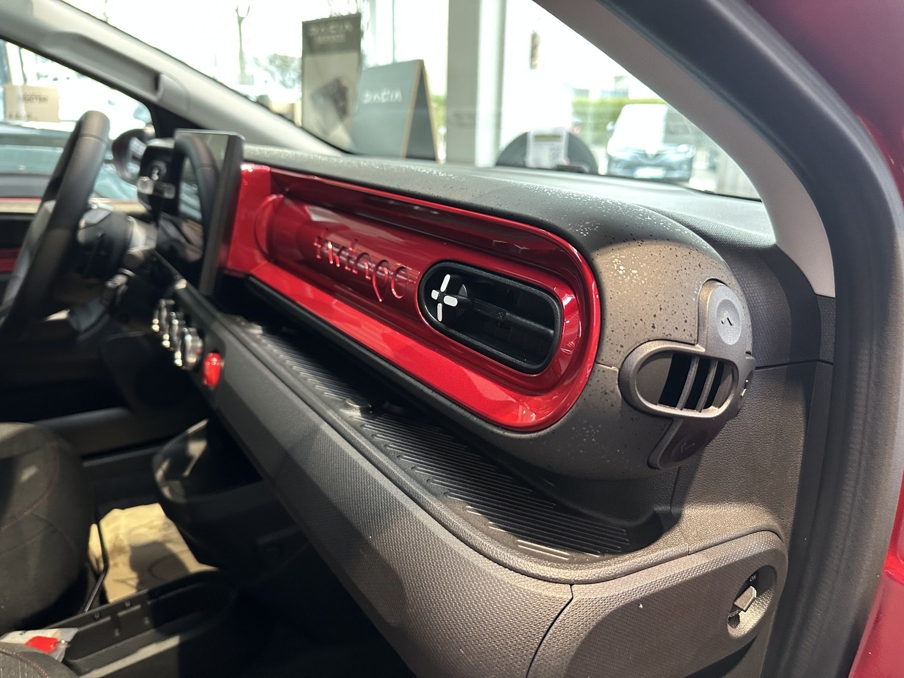 Bild 11 - Twingo Techno 80 PS Urban Range