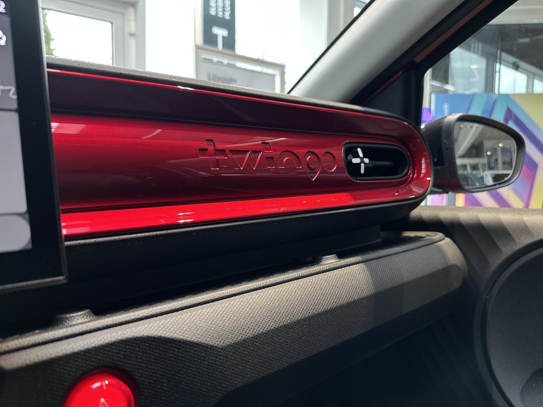 Bild 48 - Twingo Techno 80 PS Urban Range