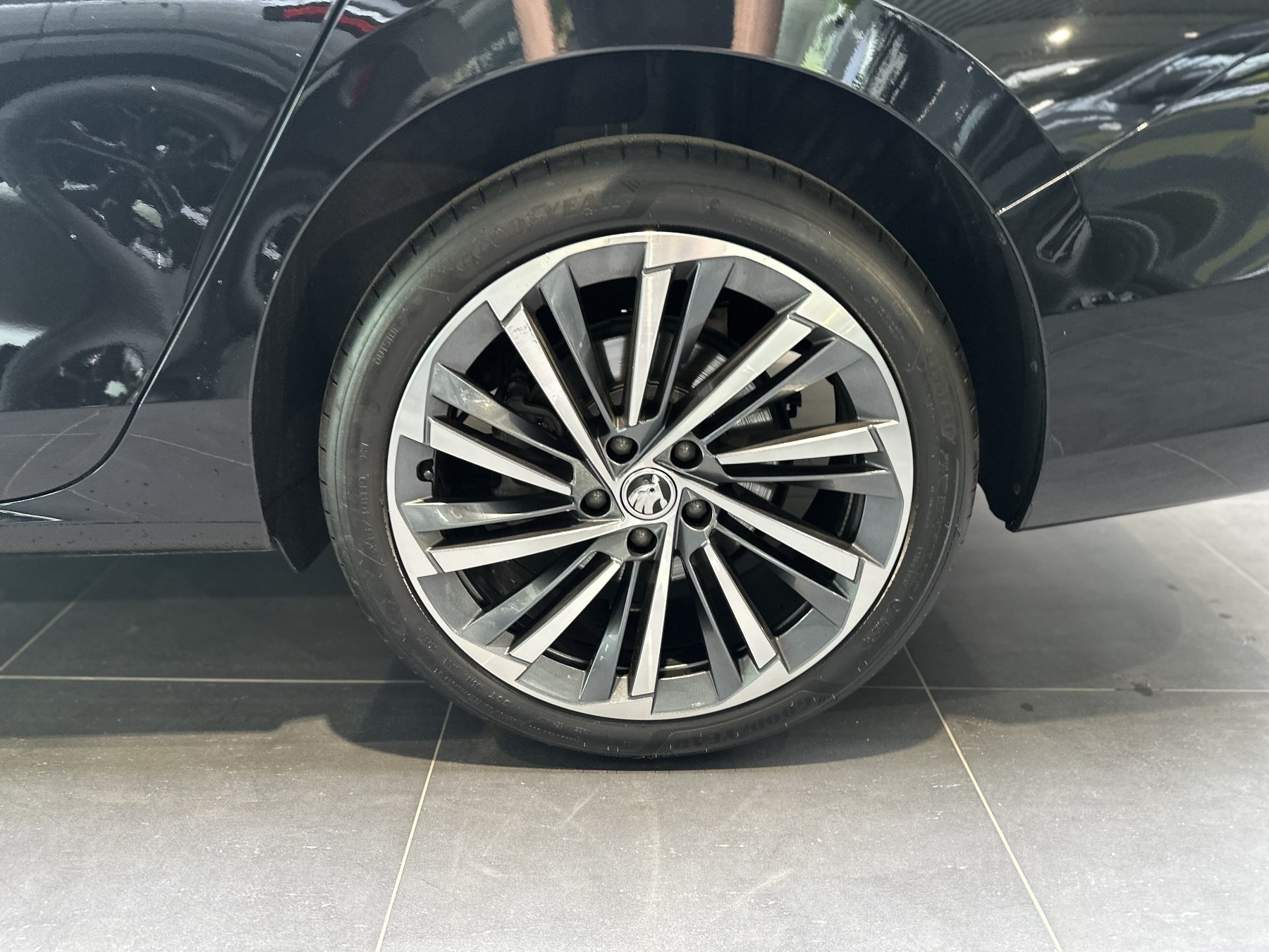 Bild 50 - Superb L&K 2.0 TDI