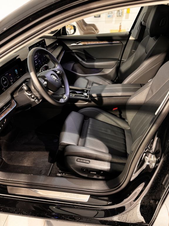 Bild 7 - Superb L&K 2.0 TDI