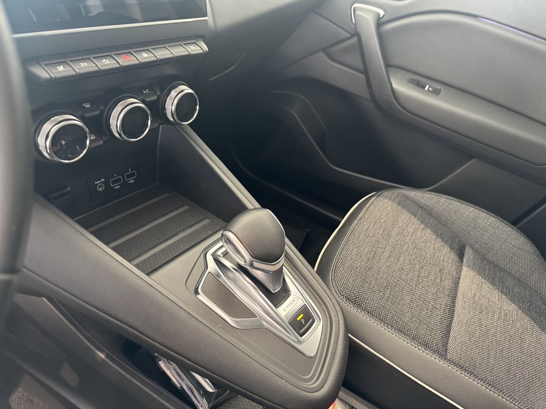 Bild 15 - Captur INTENS E-TECH PLUG-IN 160