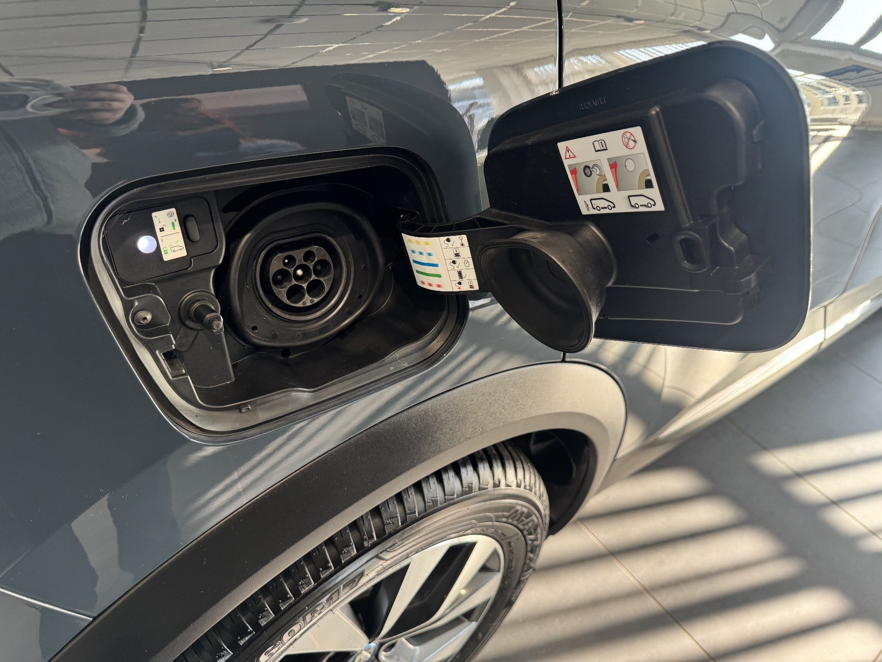Bild 28 - Captur INTENS E-TECH PLUG-IN 160