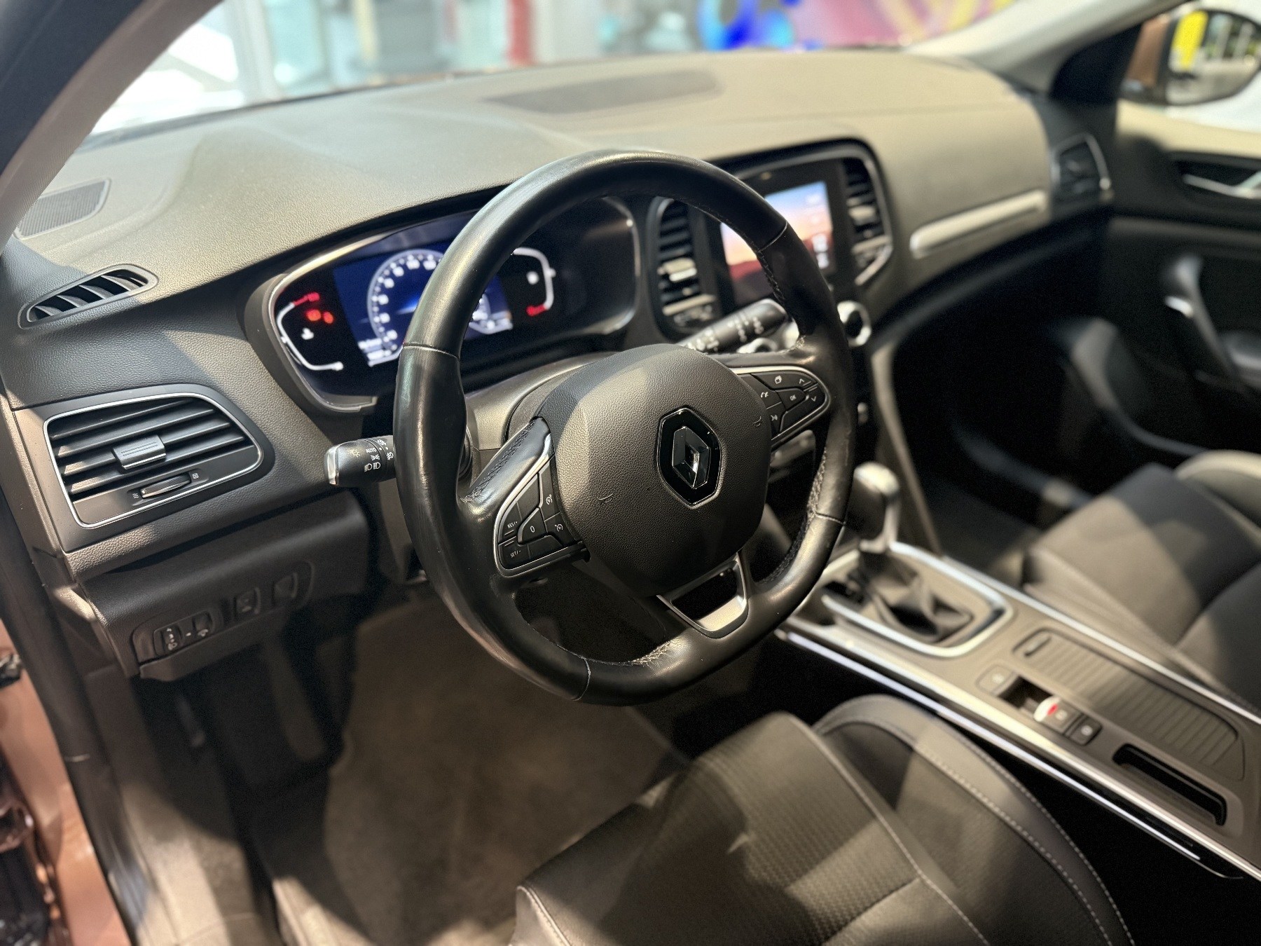 Bild 18 - Megane Grandtour INTENS Tce 140 EDC