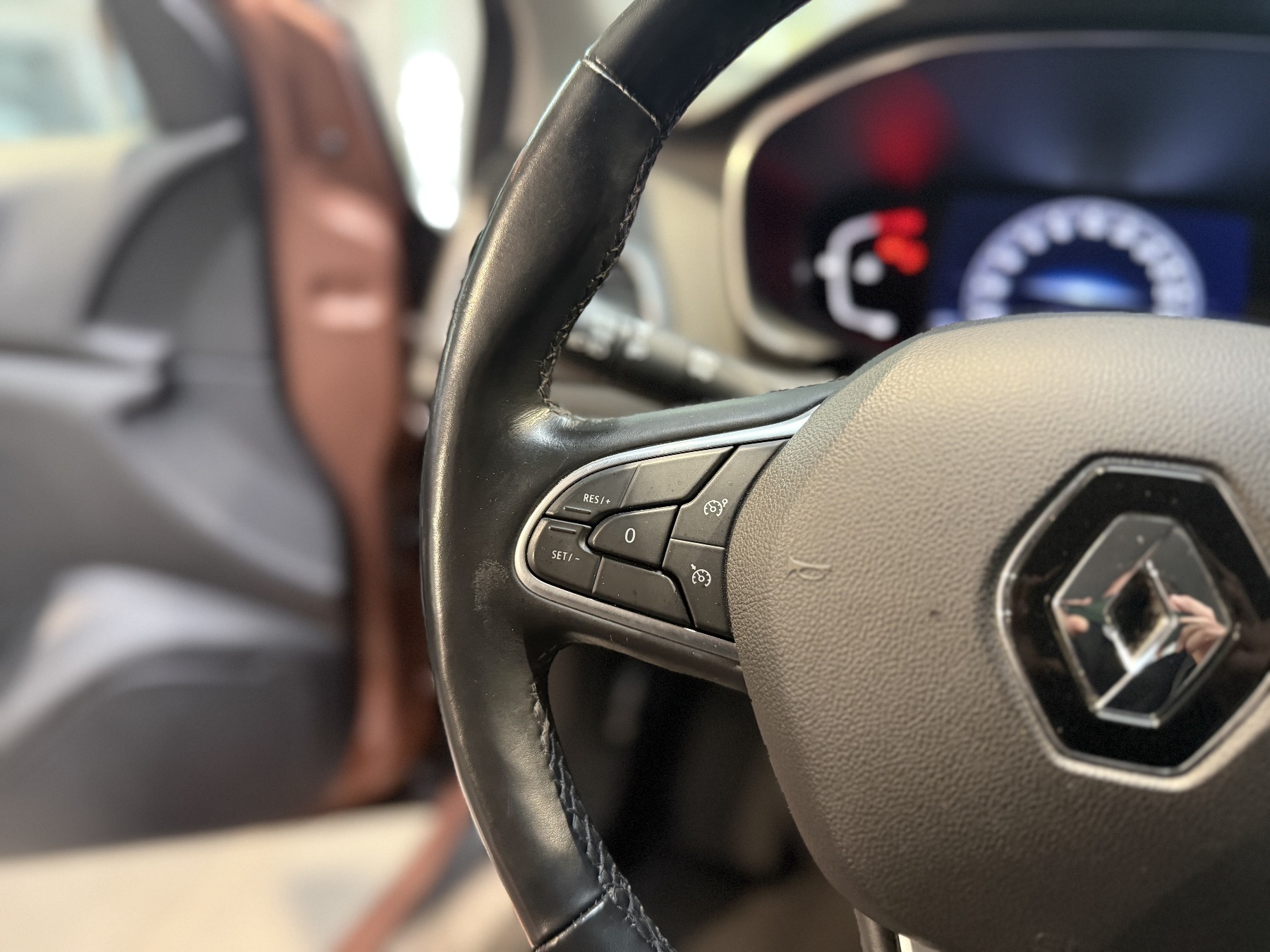 Bild 21 - Megane Grandtour INTENS Tce 140 EDC