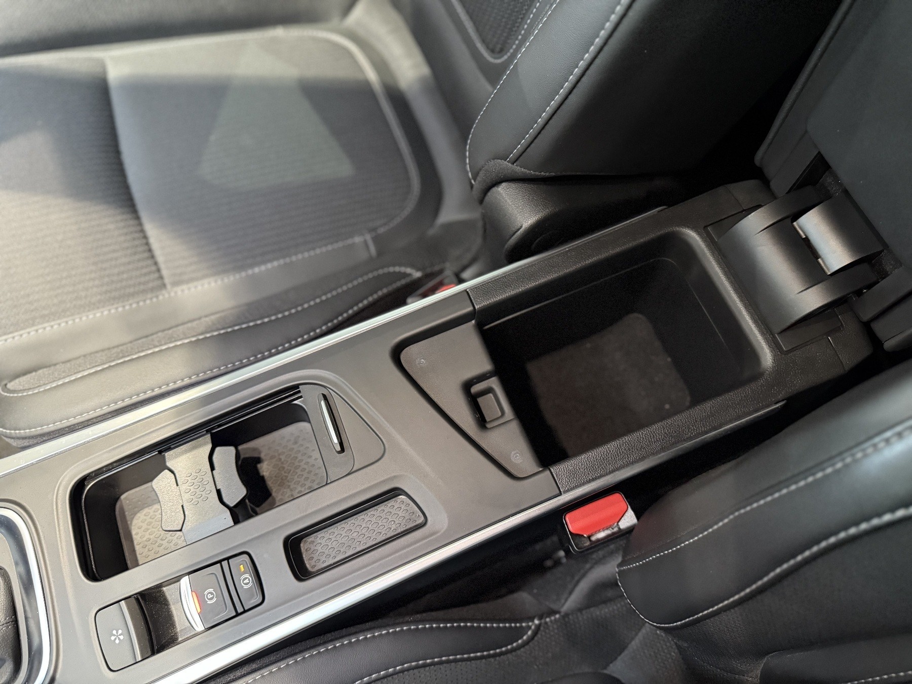 Bild 37 - Megane Grandtour INTENS Tce 140 EDC
