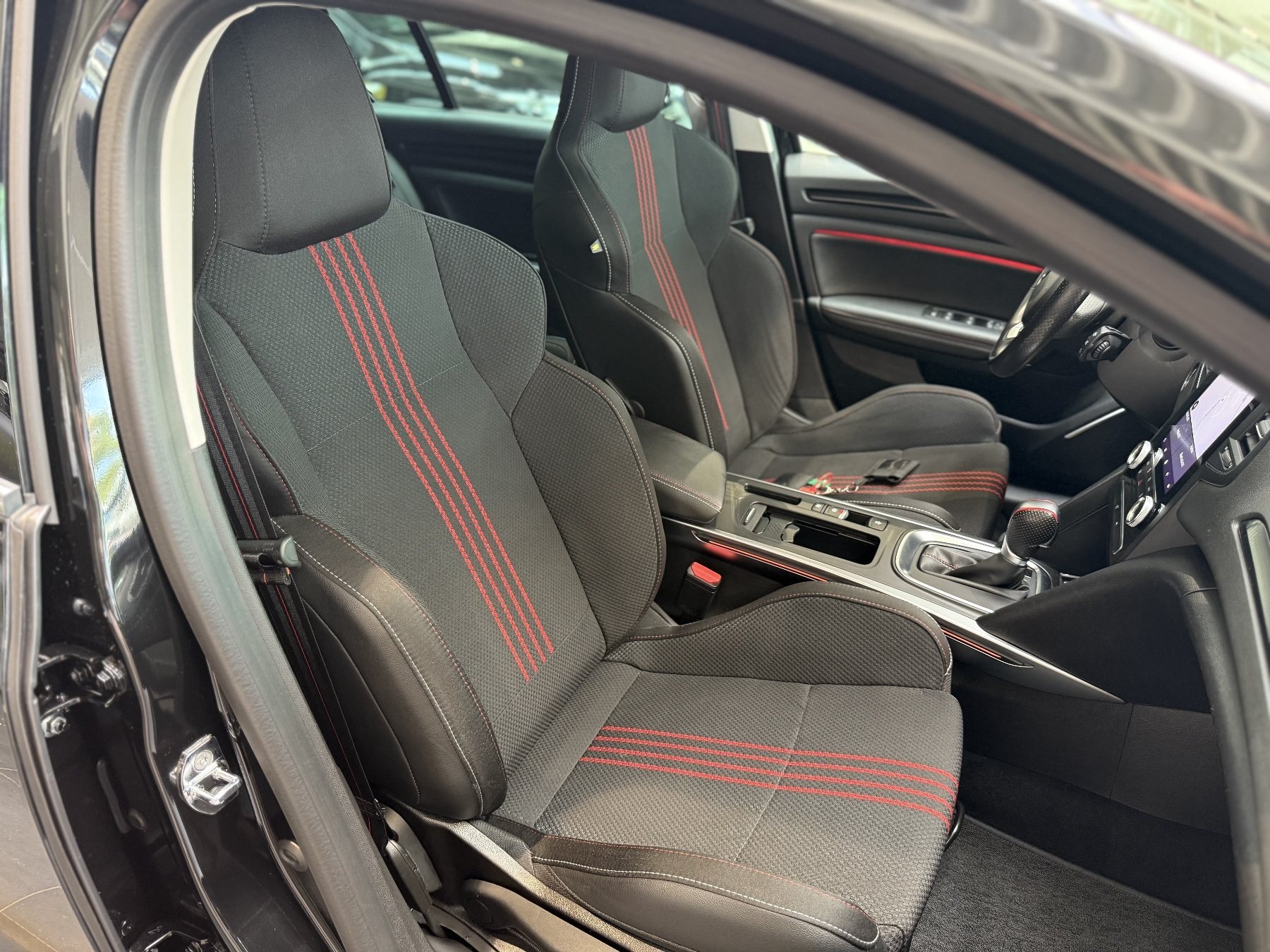 Bild 5 - Megane Grandtour R.S. LINE TCe 160 EDC