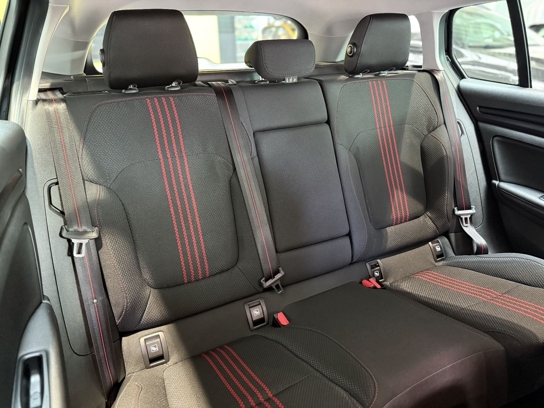 Bild 6 - Megane Grandtour R.S. LINE TCe 160 EDC