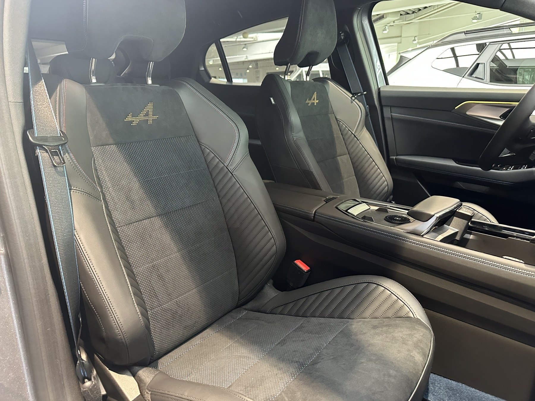 Bild 11 - Rafale Hyper Hybrid 4x4 300 PS Esprit Alpine