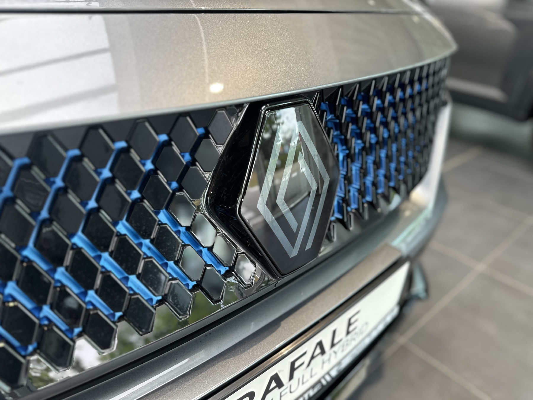 Bild 6 - Rafale Hyper Hybrid 4x4 300 PS Esprit Alpine
