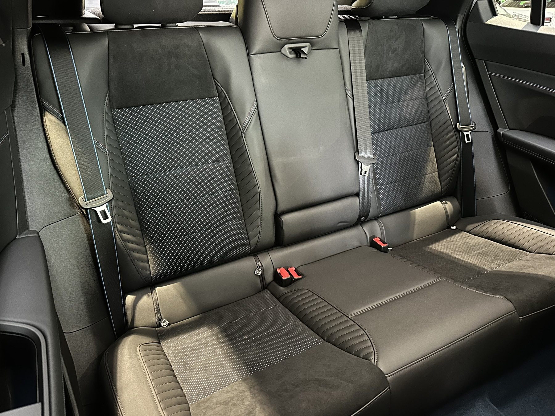 Bild 12 - Rafale Atelier Alpine Hyper Hybrid 4x4-300 PS