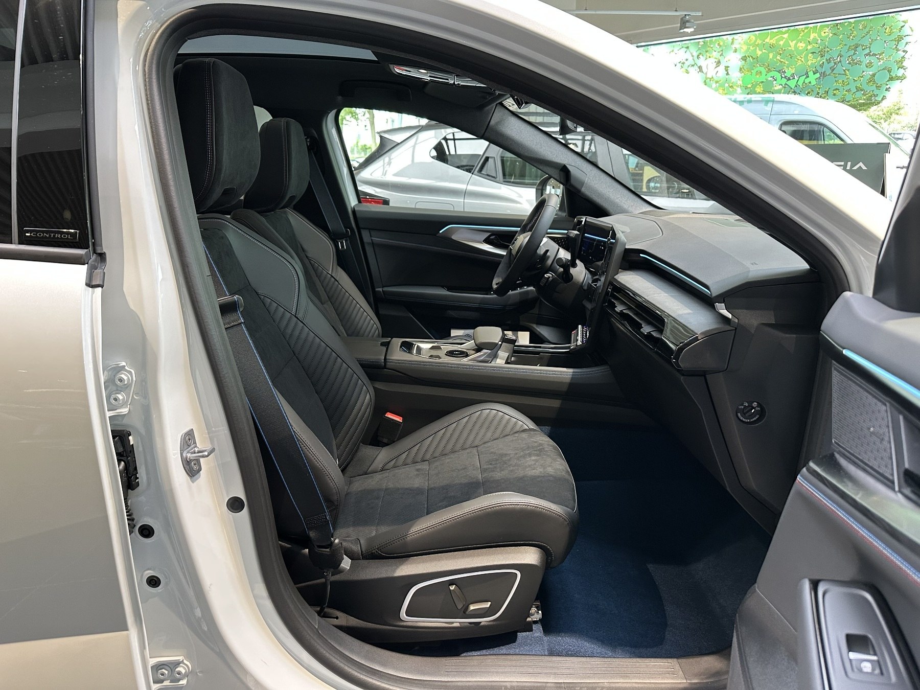 Bild 8 - Rafale Atelier Alpine Hyper Hybrid 4x4-300 PS