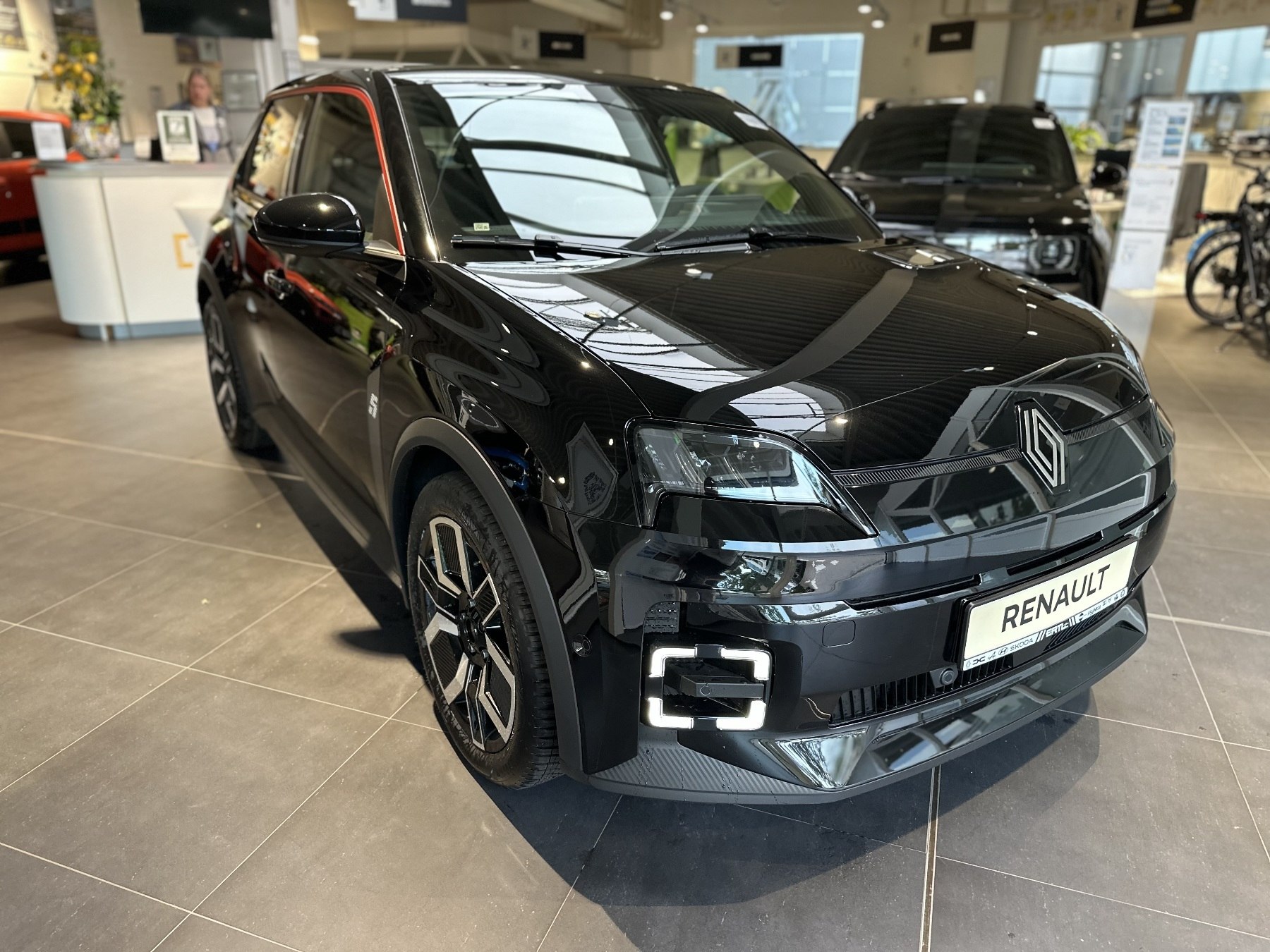 Bild 5 - R 5 Techno 150PS Comfort Range E-Tech