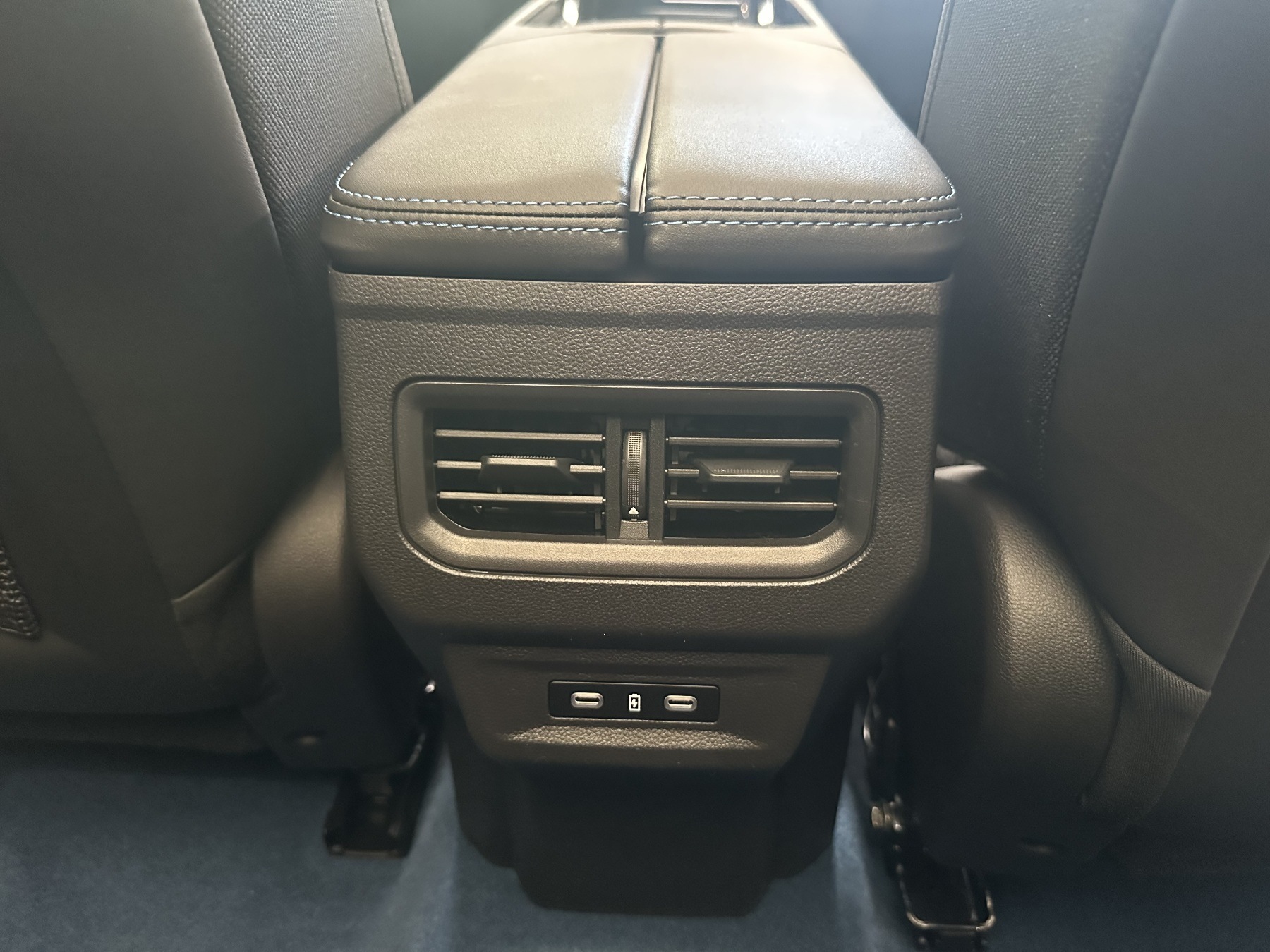 Bild 10 - Rafale Hybrid 4x4 300PS Esprit Alpine
