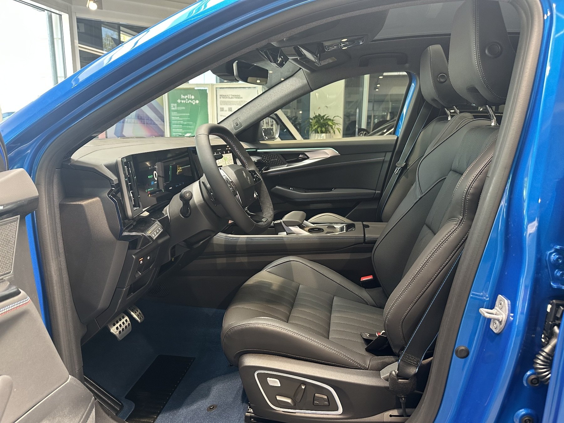 Bild 27 - Rafale Hybrid 4x4 300PS Esprit Alpine