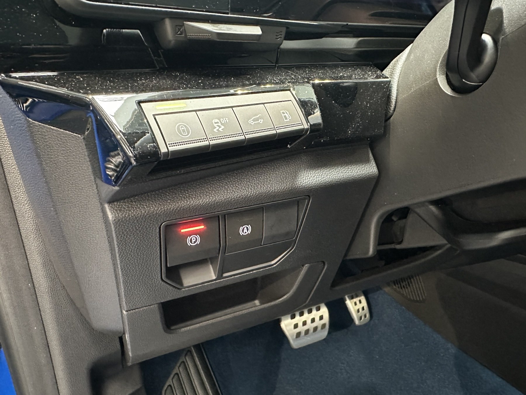 Bild 29 - Rafale Hybrid 4x4 300PS Esprit Alpine