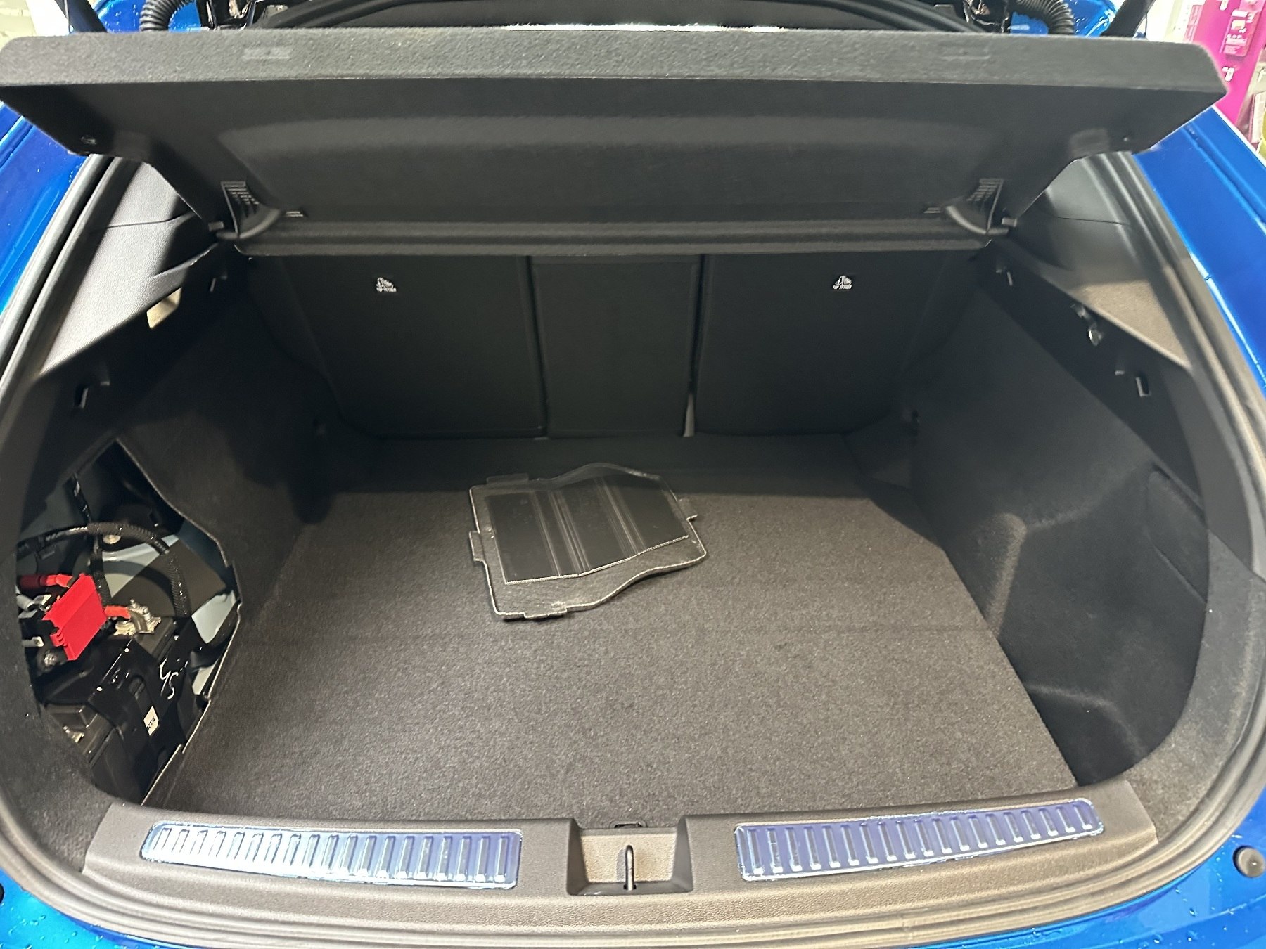 Bild 17 - Rafale Full Hybrid 200PS Esprit Alpine