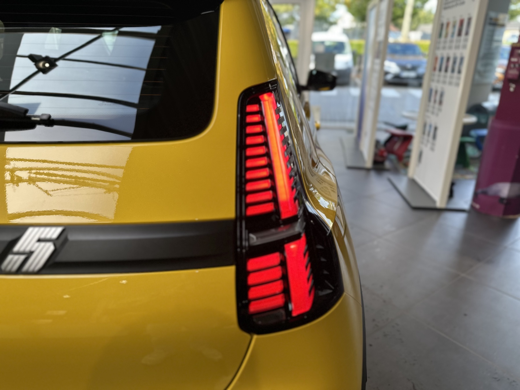 Bild 19 - R 5 elektrisch Evolution 120 Urban Range E-Tech