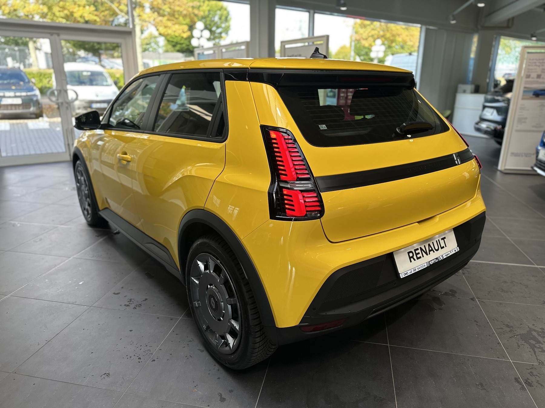 Bild 22 - R 5 elektrisch Evolution 120 Urban Range E-Tech