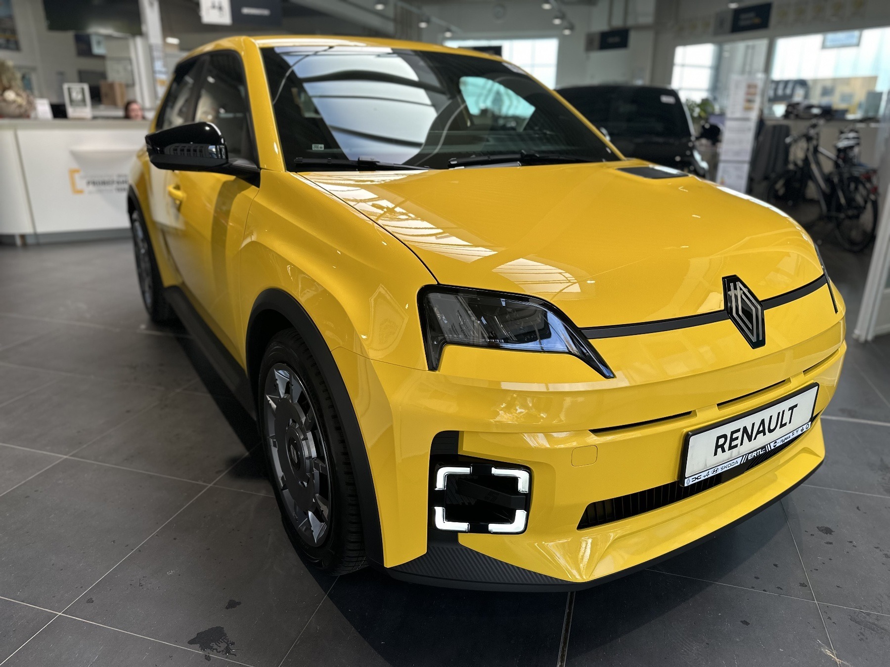 Bild 6 - R 5 elektrisch Evolution 120 Urban Range E-Tech