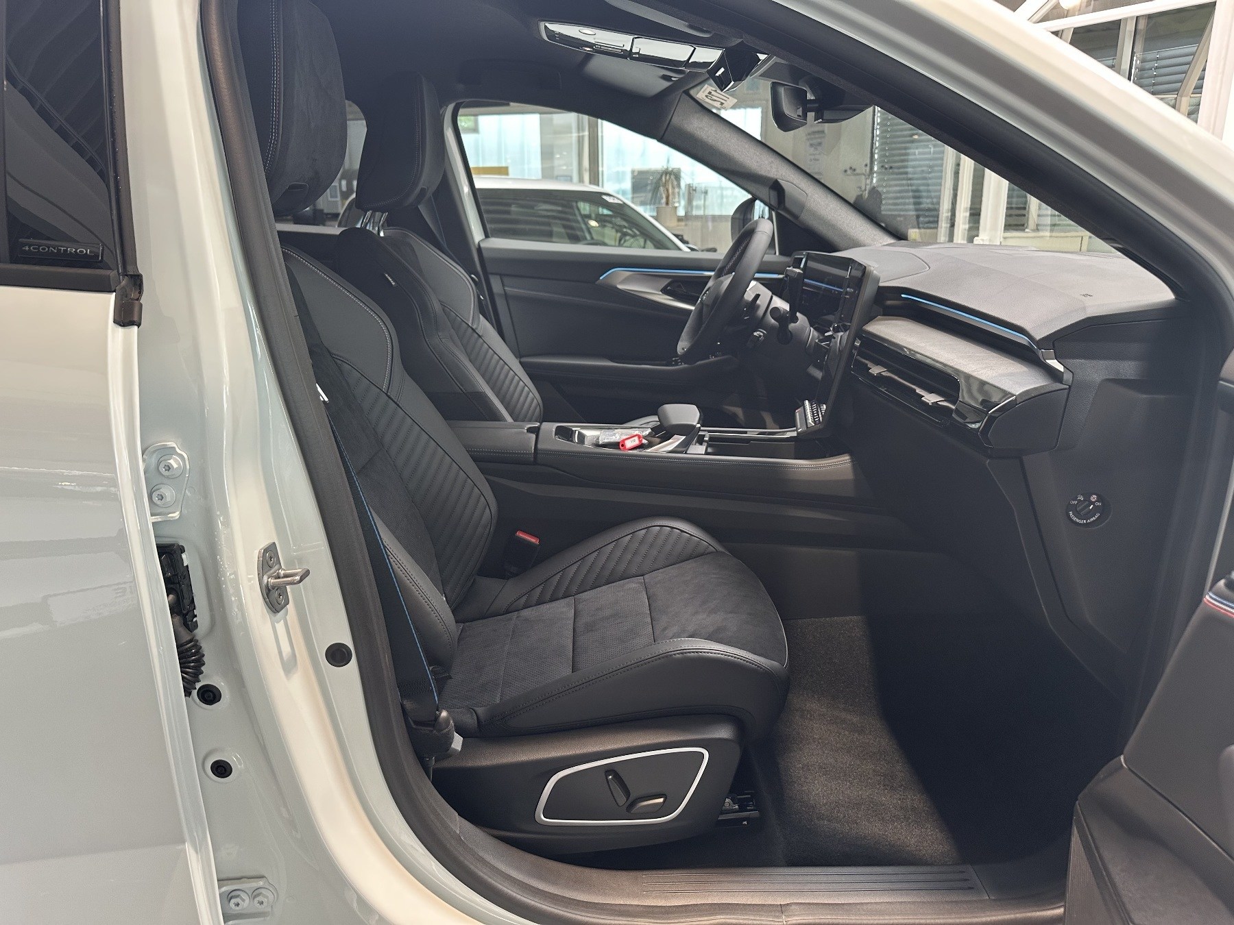 Bild 11 - Rafale Esprit Alpine Full Hybrid E-Tech 200
