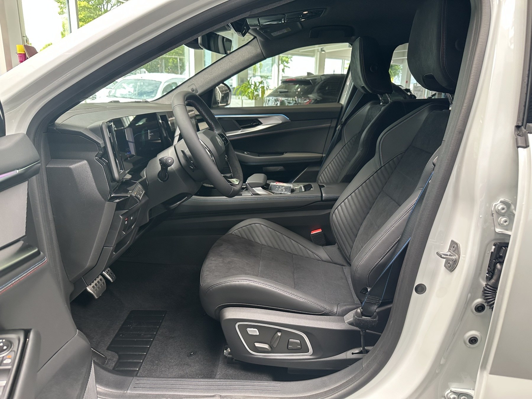 Bild 35 - Rafale Esprit Alpine Full Hybrid E-Tech 200