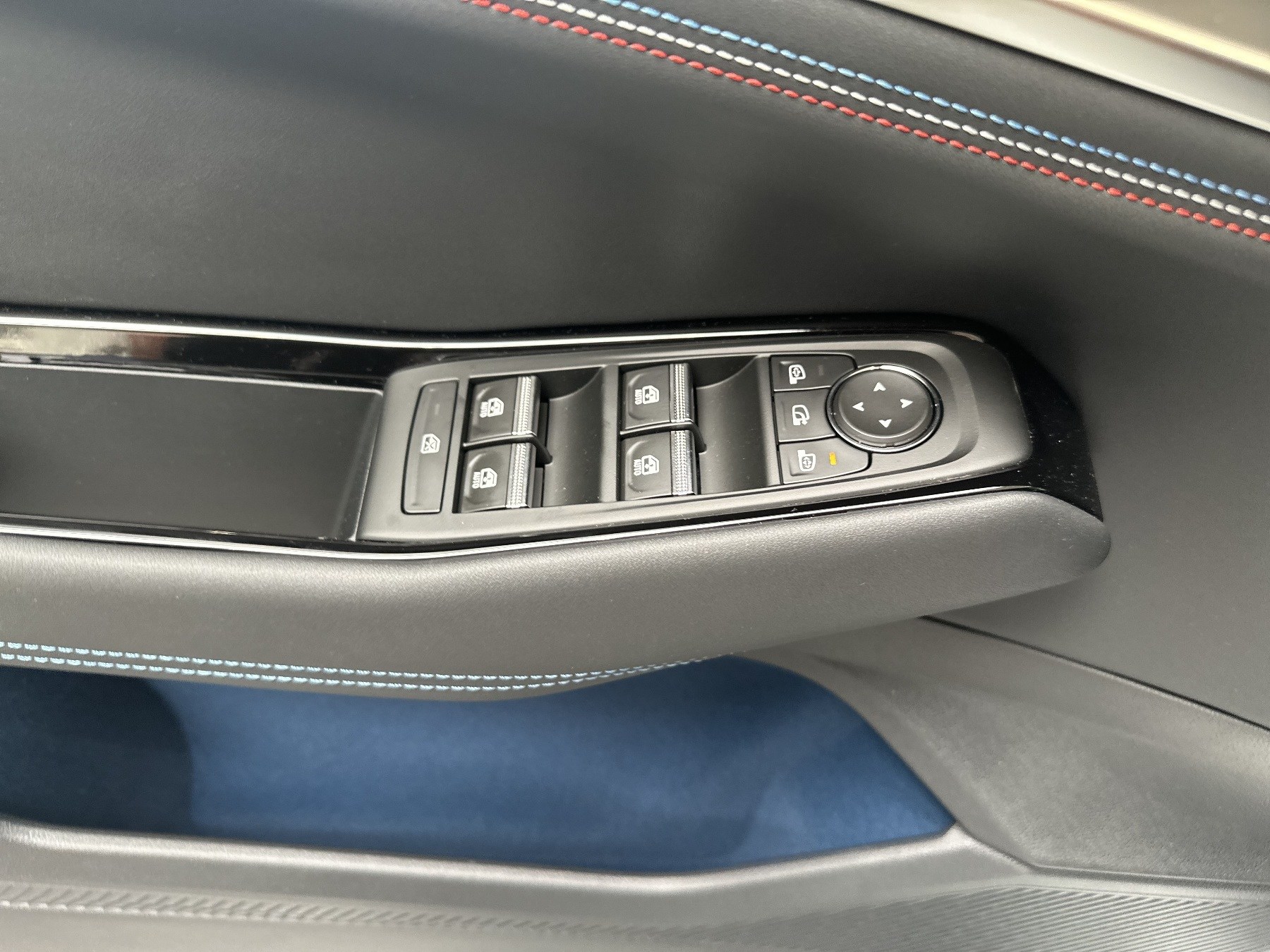 Bild 36 - Rafale Esprit Alpine Full Hybrid E-Tech 200