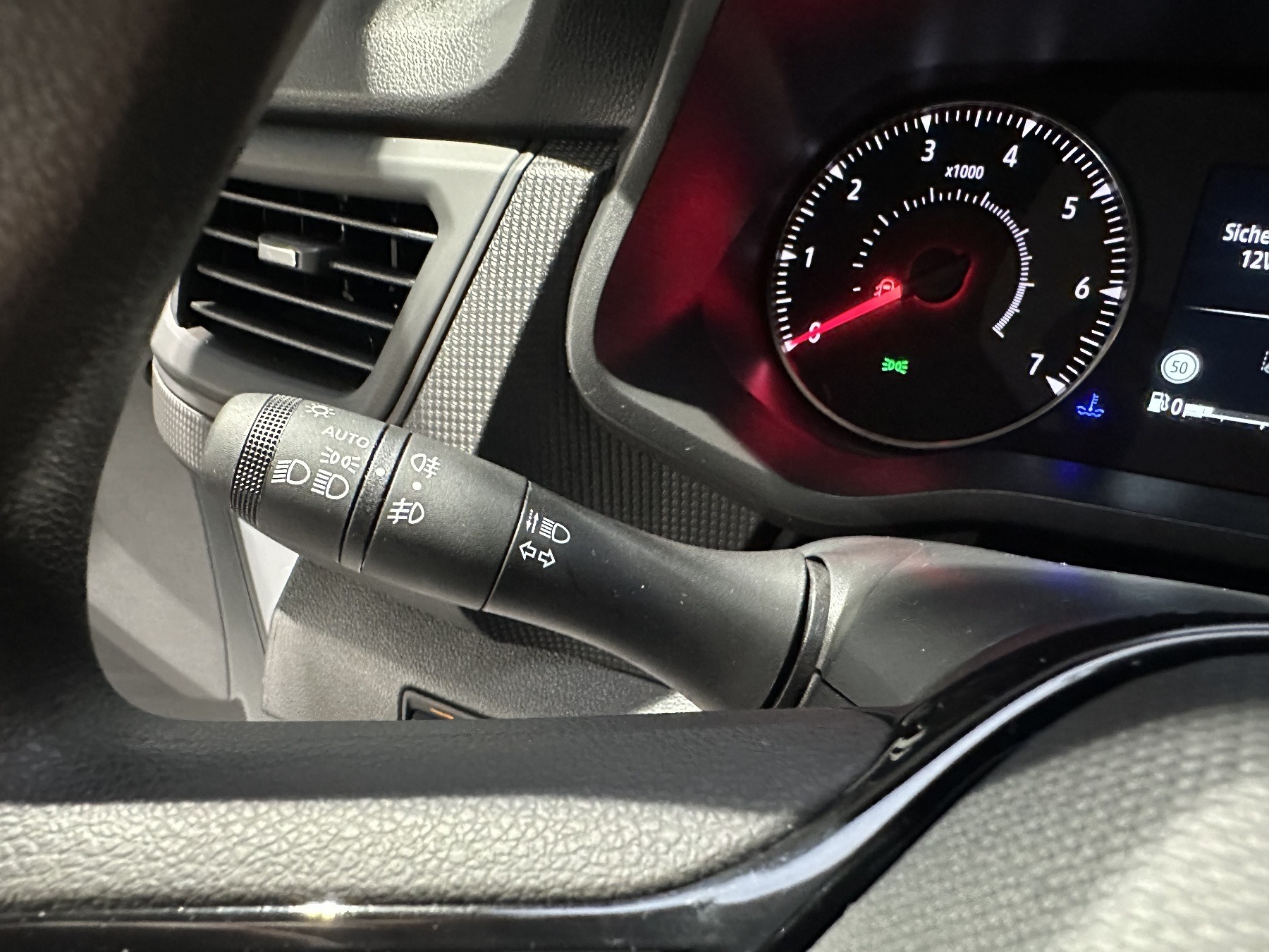 Bild 45 - Sandero Extreme Eco-G 120PS auto Stepway