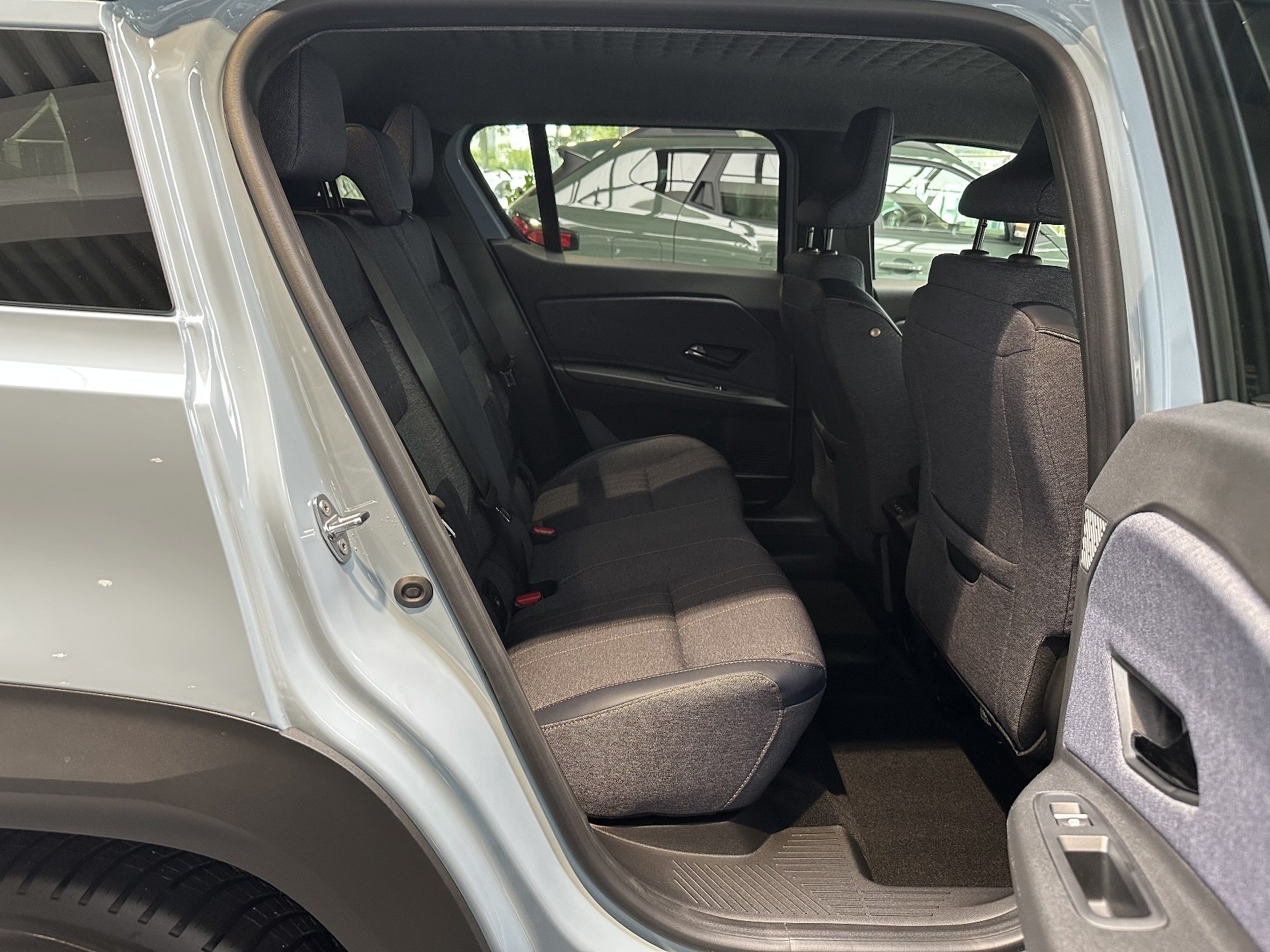 Bild 5 - R 4 Techno 150 PS Comfort Range E-Tech!