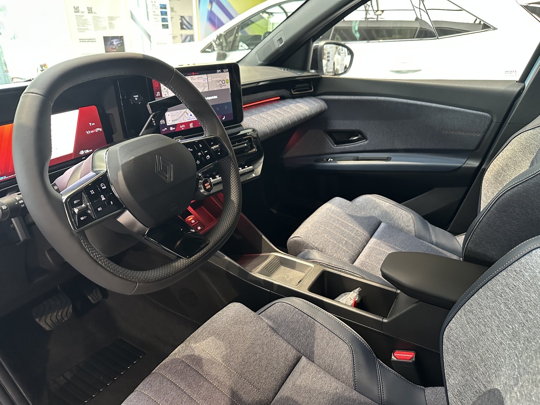 Bild 26 - R 4 Techno 150 PS Comfort Range E-Tech!