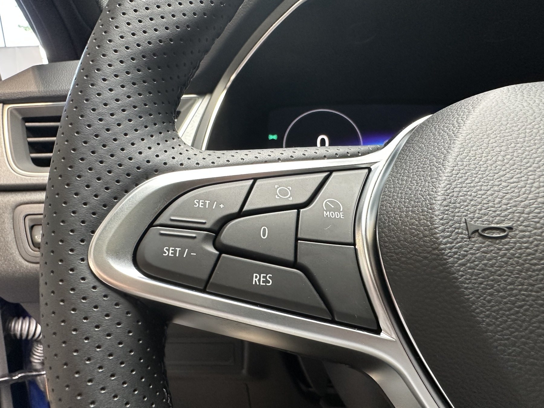 Bild 36 - Captur Techno Mild Hybrid 140