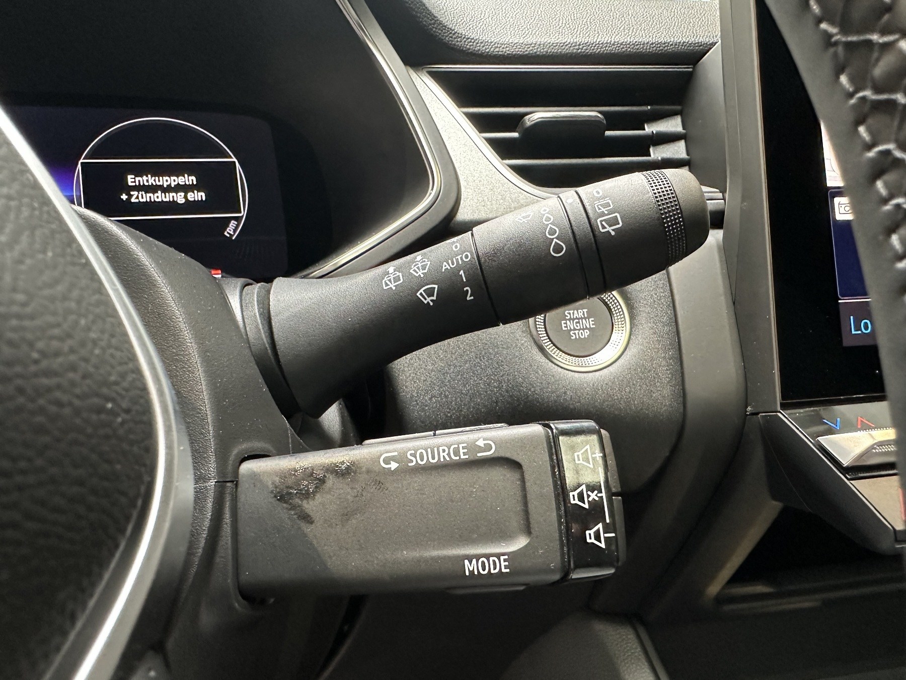 Bild 39 - Captur Techno Mild Hybrid 140